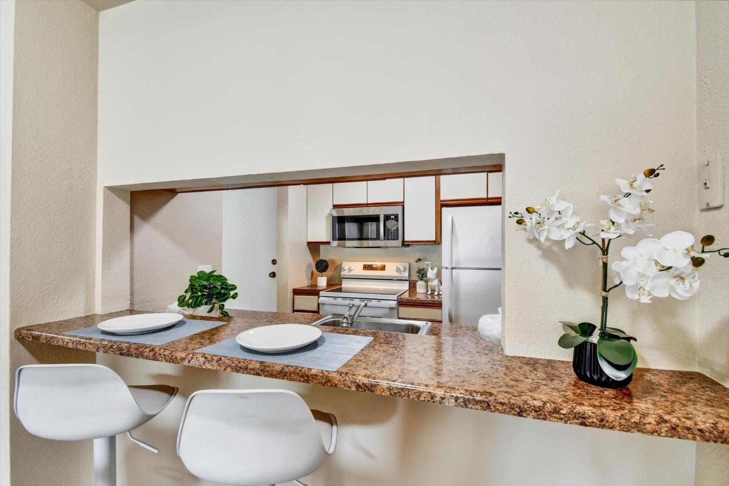 Detail Gallery Image 7 of 30 For 373 Half Moon Ln #306,  Daly City,  CA 94015 - 2 Beds | 1 Baths