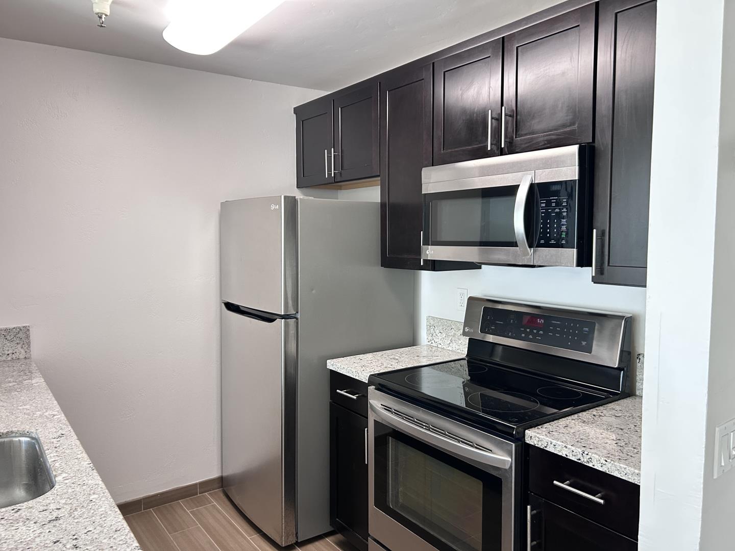 Detail Gallery Image 5 of 21 For 6400 Christie Ave #3220,  Emeryville,  CA 94608 - 1 Beds | 1 Baths