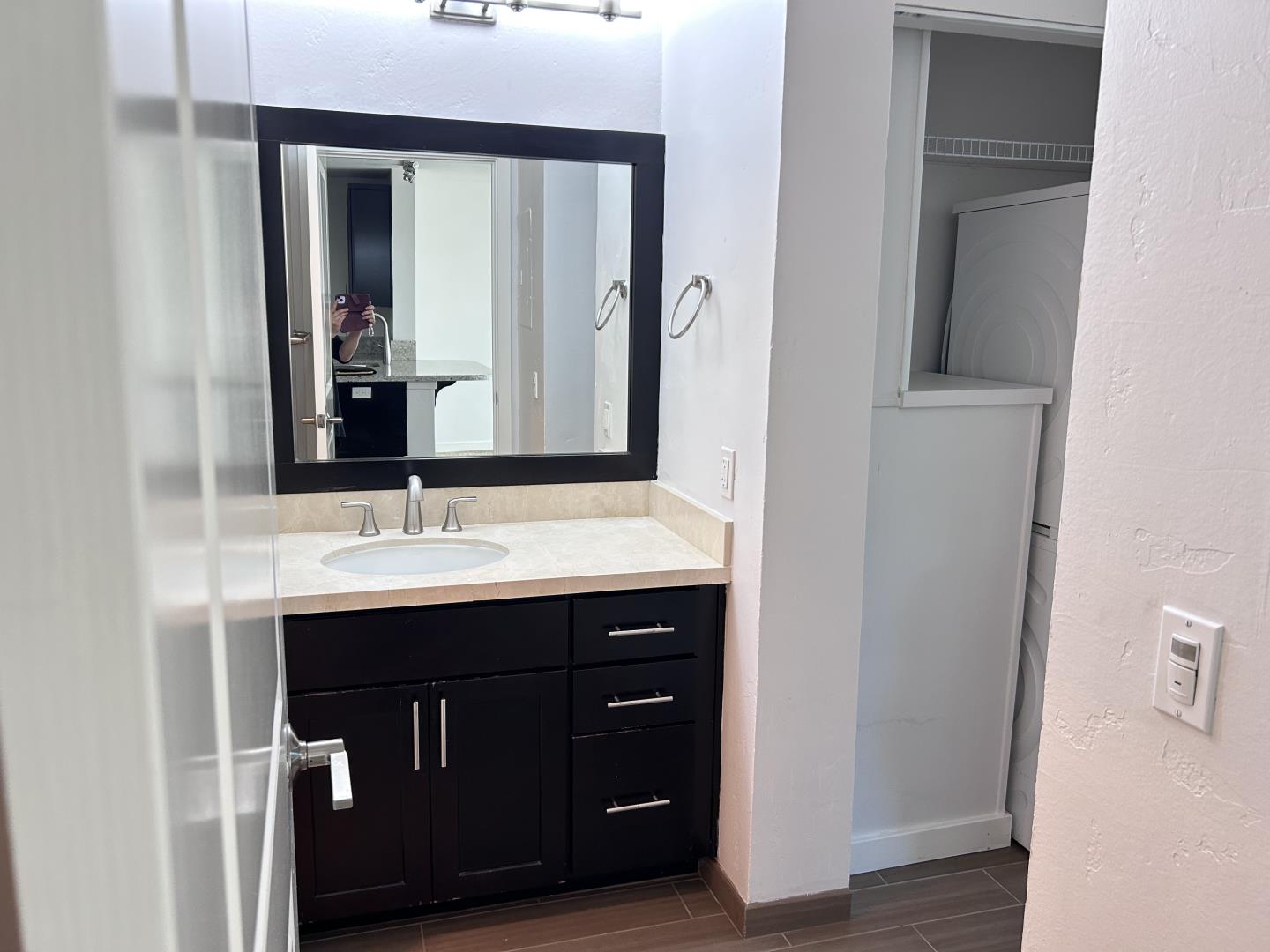 Detail Gallery Image 9 of 21 For 6400 Christie Ave #3220,  Emeryville,  CA 94608 - 1 Beds | 1 Baths