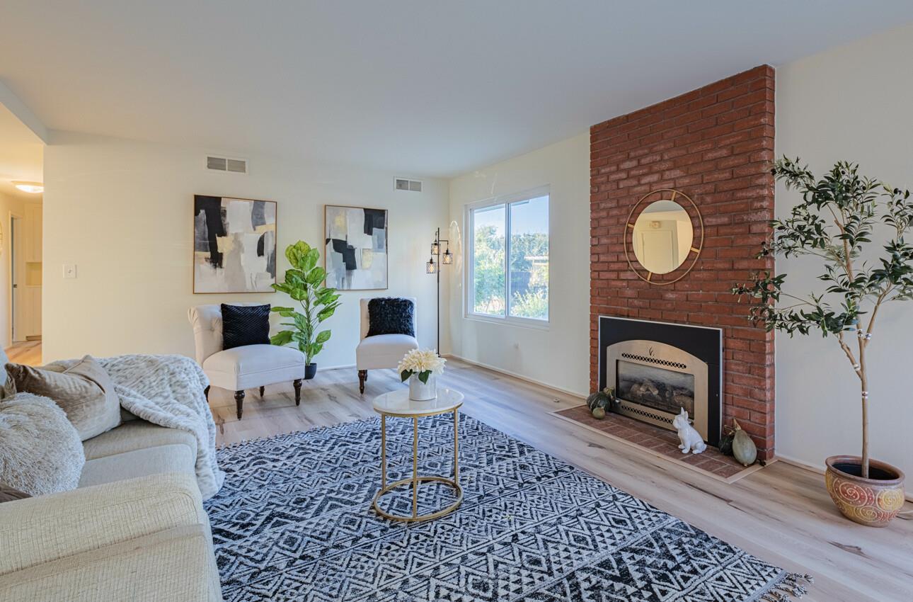 Detail Gallery Image 3 of 39 For 22720 Picador Dr, Salinas,  CA 93908 - 5 Beds | 3 Baths