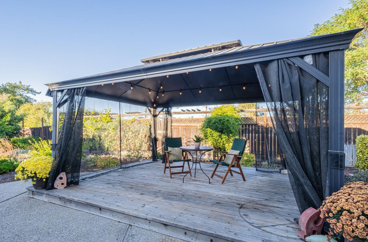 Detail Gallery Image 8 of 39 For 22720 Picador Dr, Salinas,  CA 93908 - 5 Beds | 3 Baths