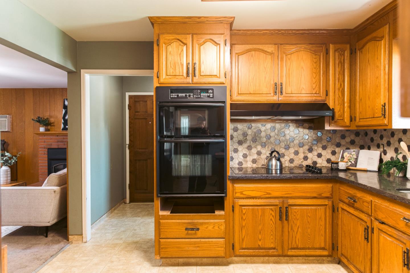 Detail Gallery Image 13 of 52 For 3938 Bonsai Pl, Castro Valley,  CA 94546 - 3 Beds | 2 Baths