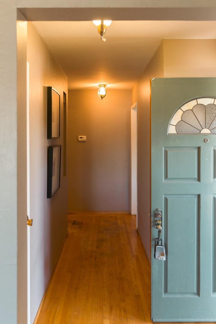 Detail Gallery Image 15 of 52 For 3938 Bonsai Pl, Castro Valley,  CA 94546 - 3 Beds | 2 Baths