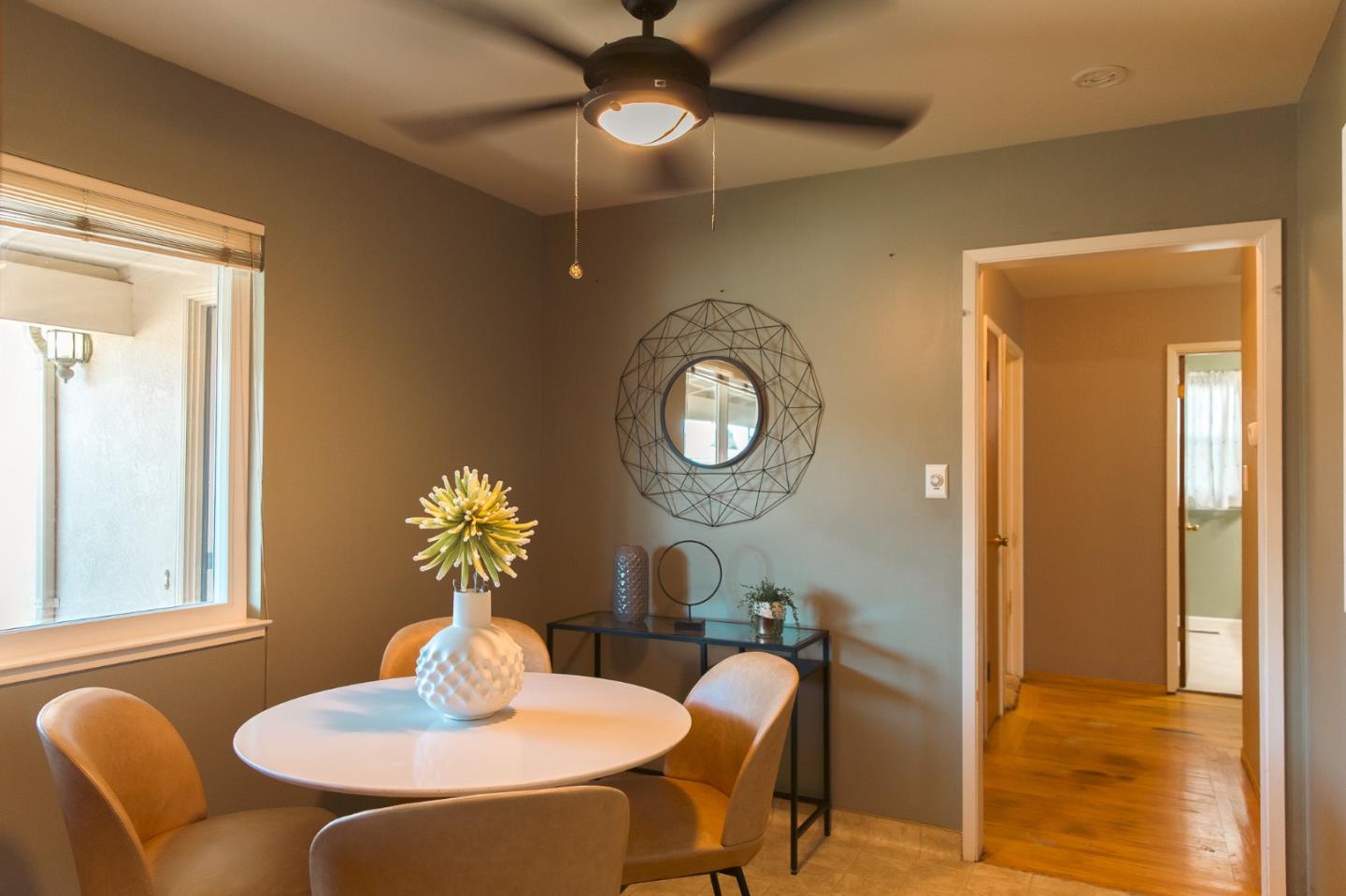 Detail Gallery Image 18 of 52 For 3938 Bonsai Pl, Castro Valley,  CA 94546 - 3 Beds | 2 Baths