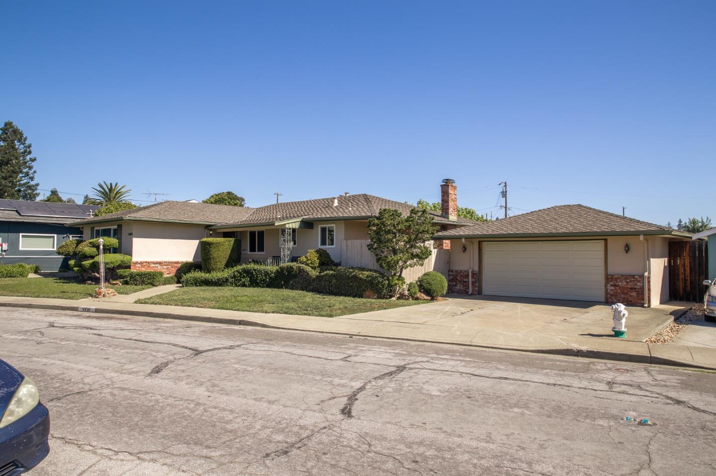 Detail Gallery Image 3 of 52 For 3938 Bonsai Pl, Castro Valley,  CA 94546 - 3 Beds | 2 Baths