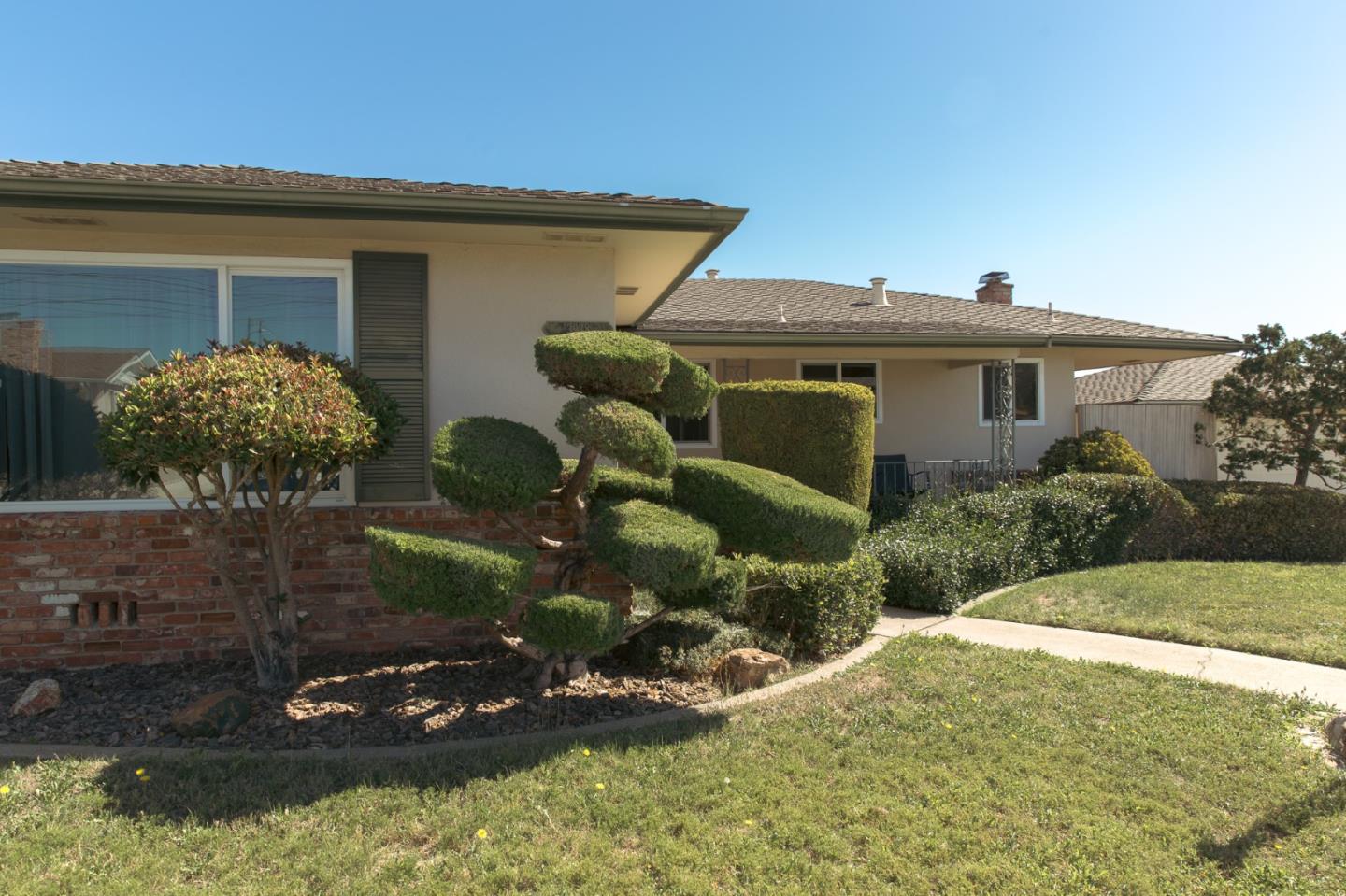 Detail Gallery Image 5 of 52 For 3938 Bonsai Pl, Castro Valley,  CA 94546 - 3 Beds | 2 Baths