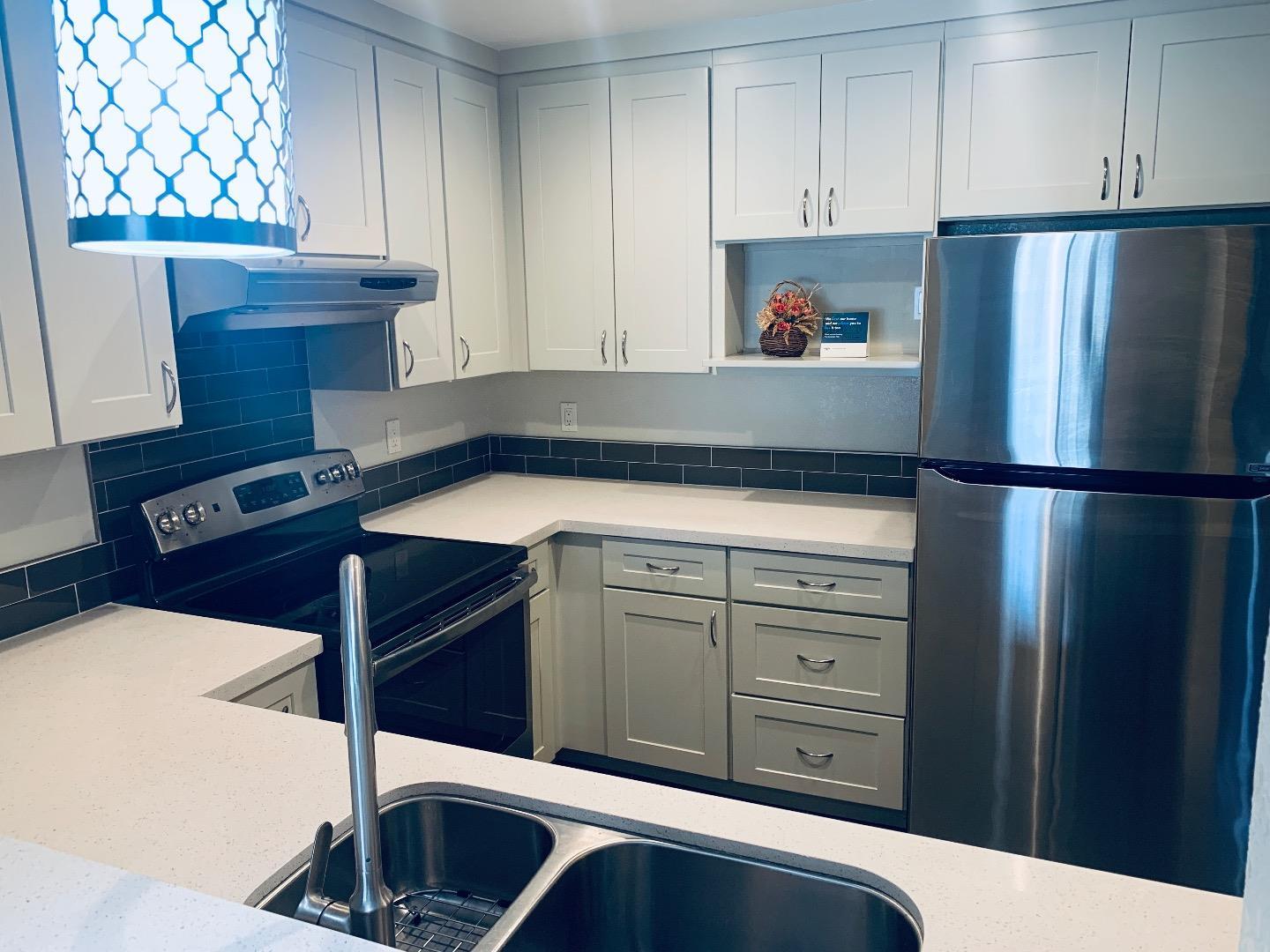 Detail Gallery Image 5 of 21 For 4570 Waterville Dr, San Jose,  CA 95118 - 1 Beds | 1 Baths