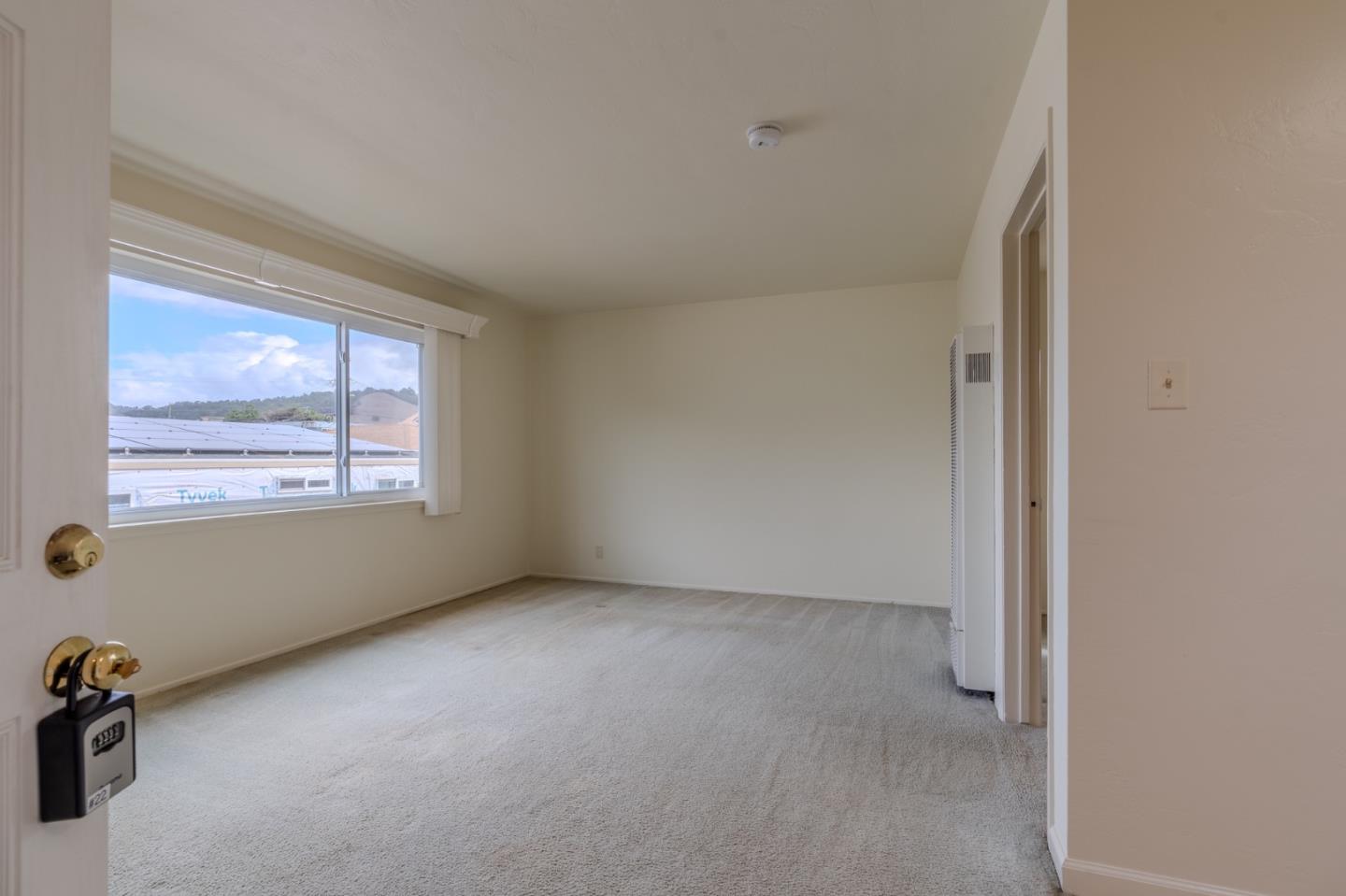 Detail Gallery Image 3 of 10 For 15 Santa Maria Ave #3,  Pacifica,  CA 94044 - 1 Beds | 1 Baths