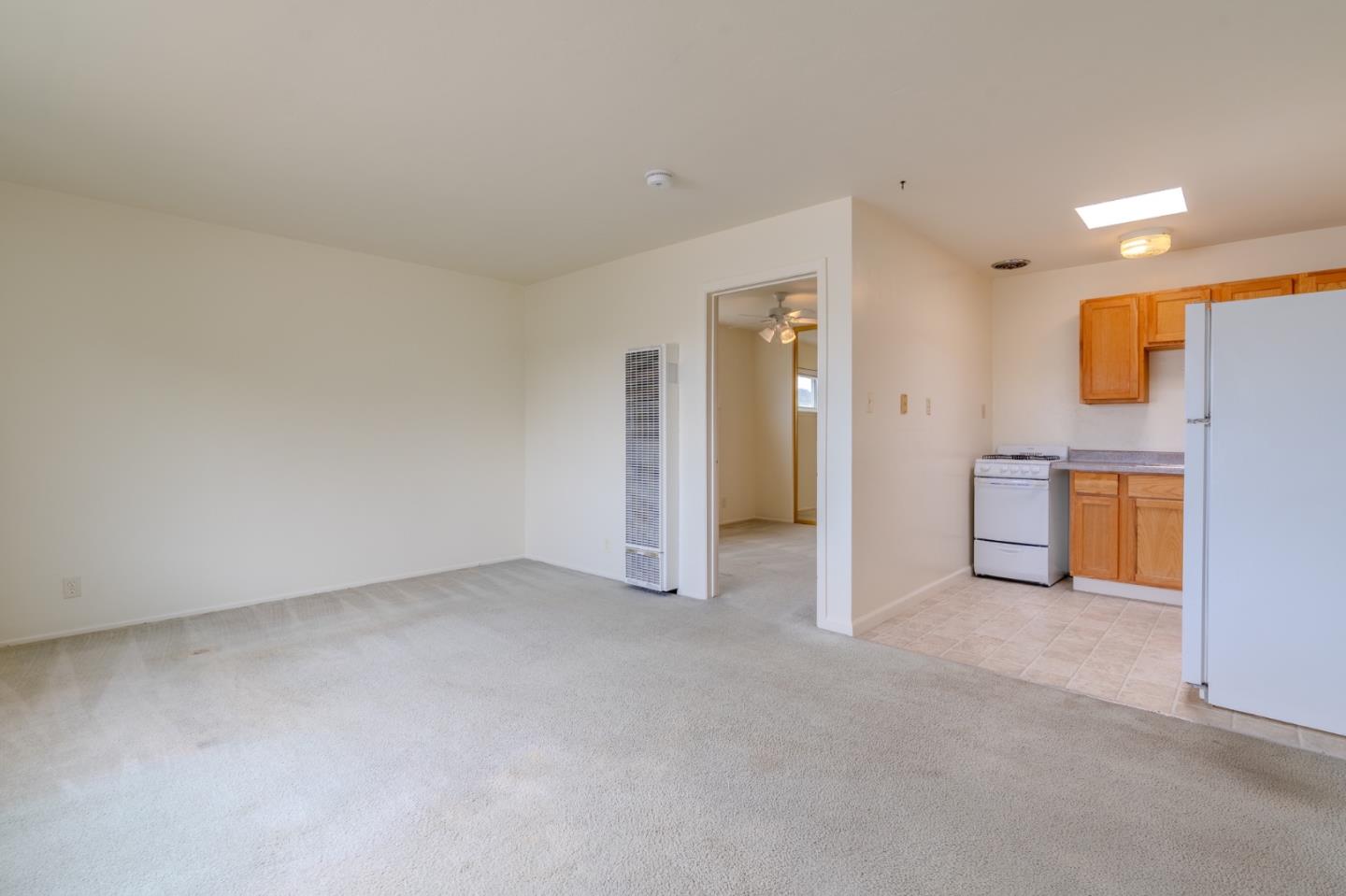 Detail Gallery Image 4 of 10 For 15 Santa Maria Ave #3,  Pacifica,  CA 94044 - 1 Beds | 1 Baths