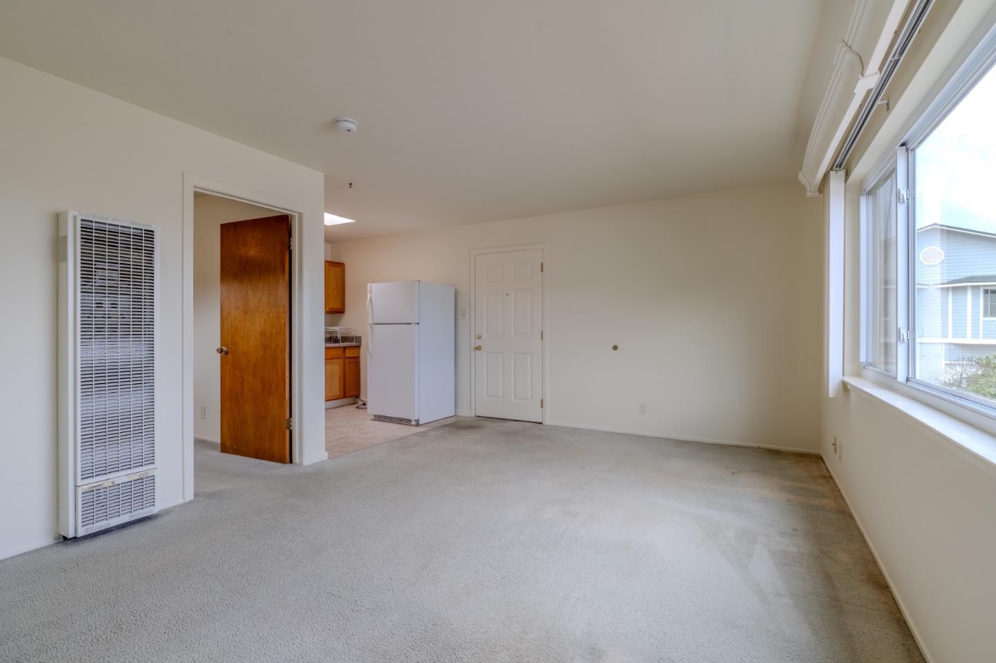 Detail Gallery Image 5 of 10 For 15 Santa Maria Ave #3,  Pacifica,  CA 94044 - 1 Beds | 1 Baths