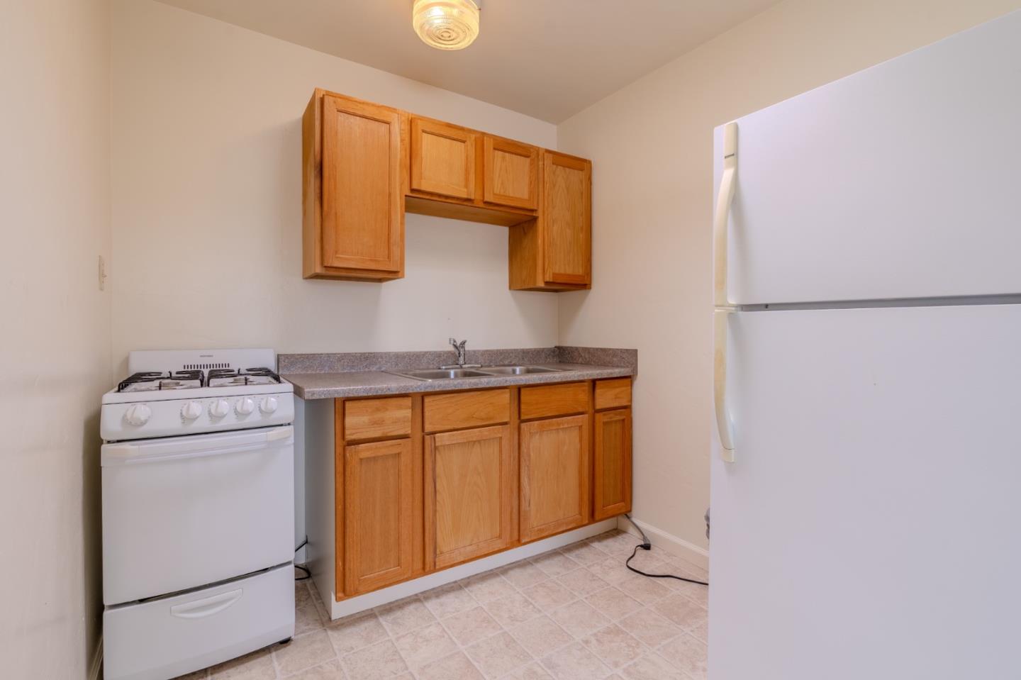 Detail Gallery Image 7 of 10 For 15 Santa Maria Ave #3,  Pacifica,  CA 94044 - 1 Beds | 1 Baths