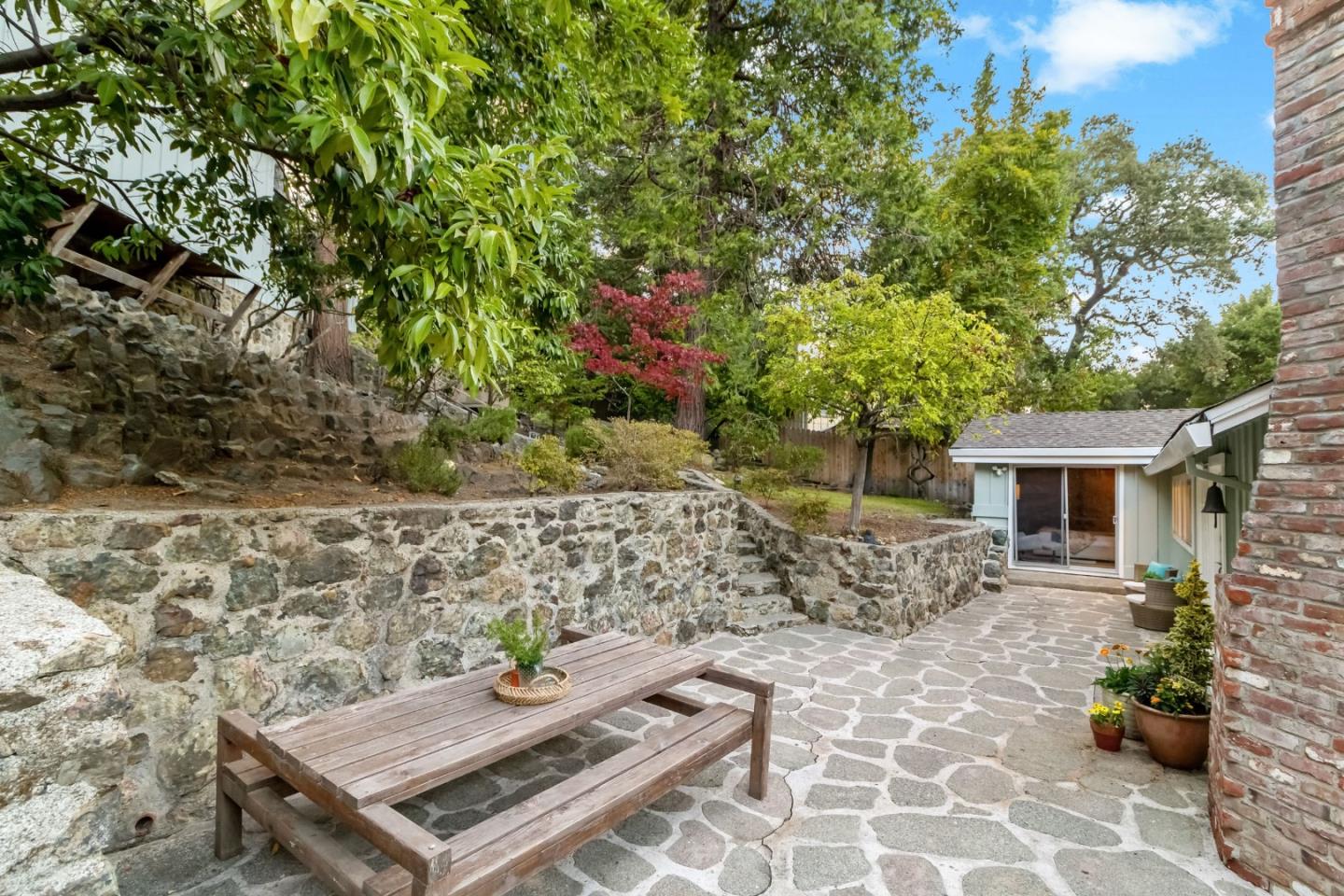 Detail Gallery Image 10 of 63 For 1019 Los Trancos Rd, Portola Valley,  CA 94028 - 3 Beds | 2 Baths