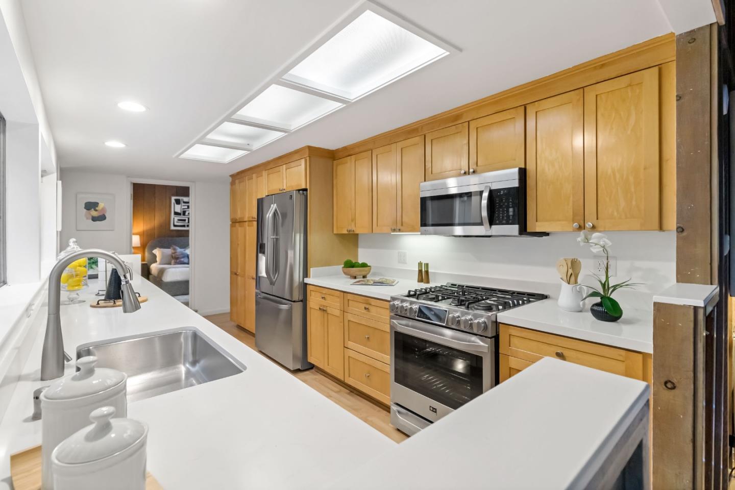 Detail Gallery Image 25 of 63 For 1019 Los Trancos Rd, Portola Valley,  CA 94028 - 3 Beds | 2 Baths