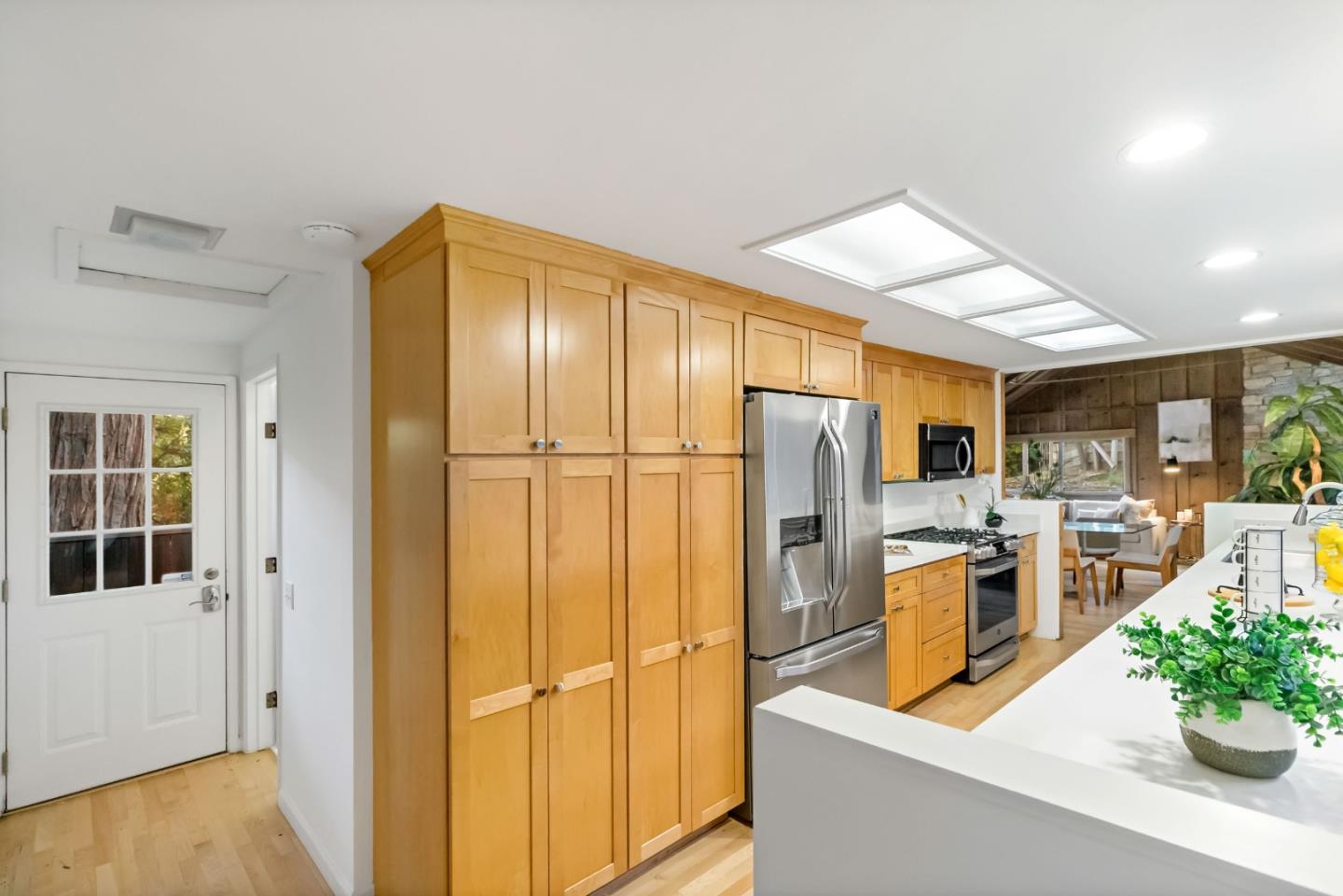 Detail Gallery Image 27 of 63 For 1019 Los Trancos Rd, Portola Valley,  CA 94028 - 3 Beds | 2 Baths