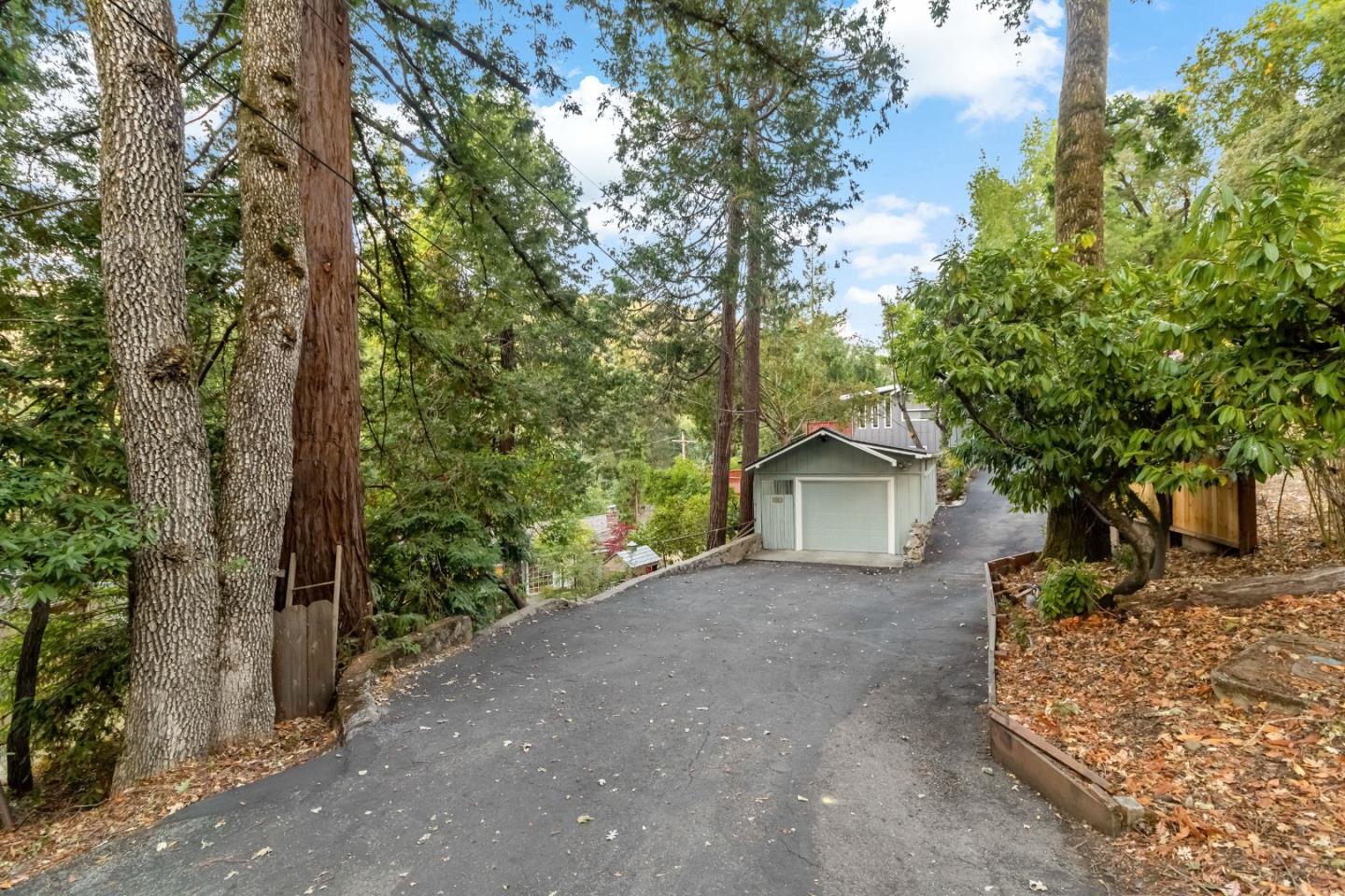 Detail Gallery Image 5 of 63 For 1019 Los Trancos Rd, Portola Valley,  CA 94028 - 3 Beds | 2 Baths