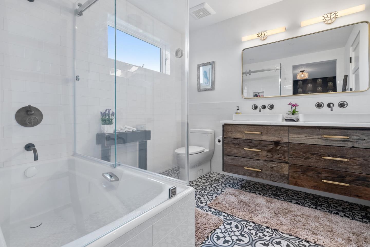 Detail Gallery Image 104 of 147 For 275 Davenport Landing Rd, Davenport,  CA 95017 - 5 Beds | 5/1 Baths