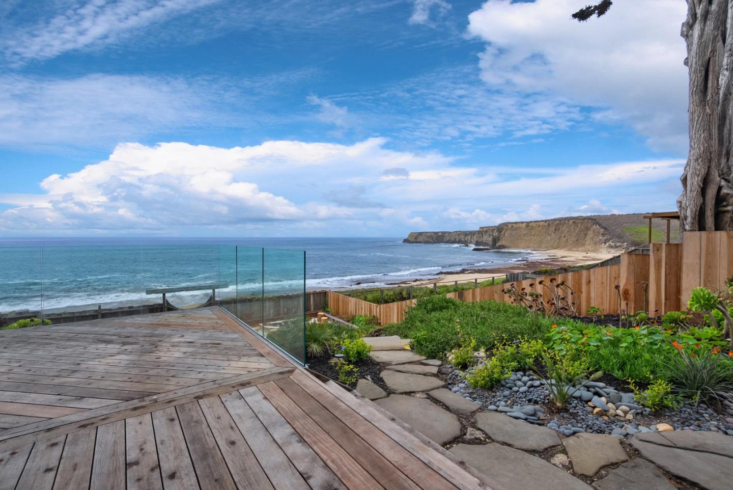 Detail Gallery Image 24 of 147 For 275 Davenport Landing Rd, Davenport,  CA 95017 - 5 Beds | 5/1 Baths