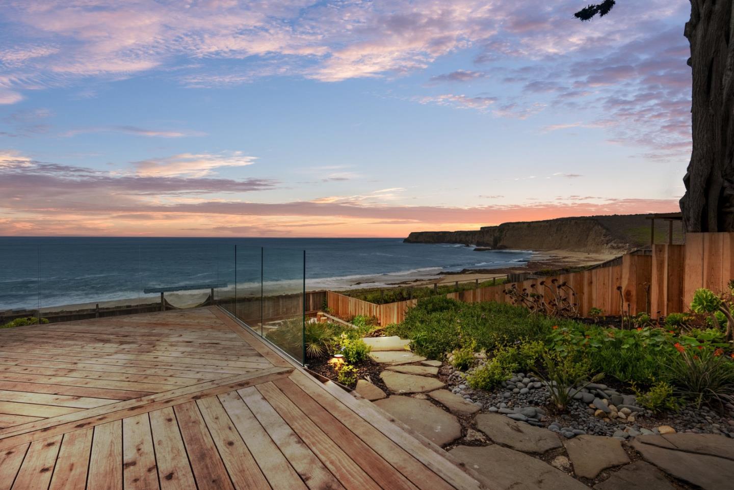 Detail Gallery Image 26 of 147 For 275 Davenport Landing Rd, Davenport,  CA 95017 - 5 Beds | 5/1 Baths