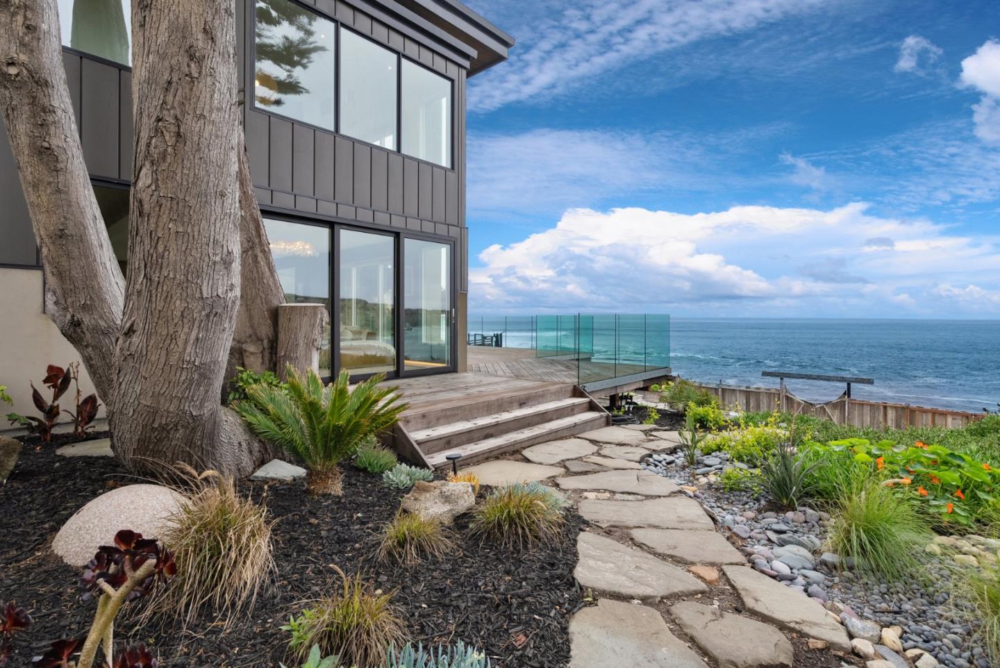 Detail Gallery Image 8 of 147 For 275 Davenport Landing Rd, Davenport,  CA 95017 - 5 Beds | 5/1 Baths