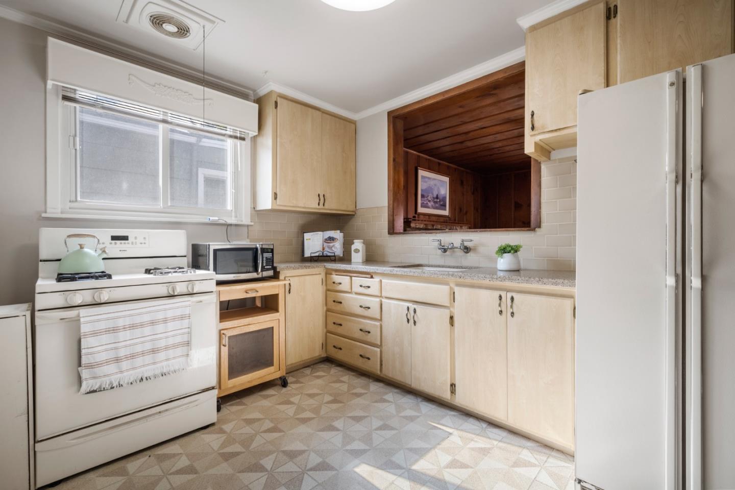 Detail Gallery Image 12 of 40 For 577 5th Ave, San Bruno,  CA 94066 - 3 Beds | 2 Baths