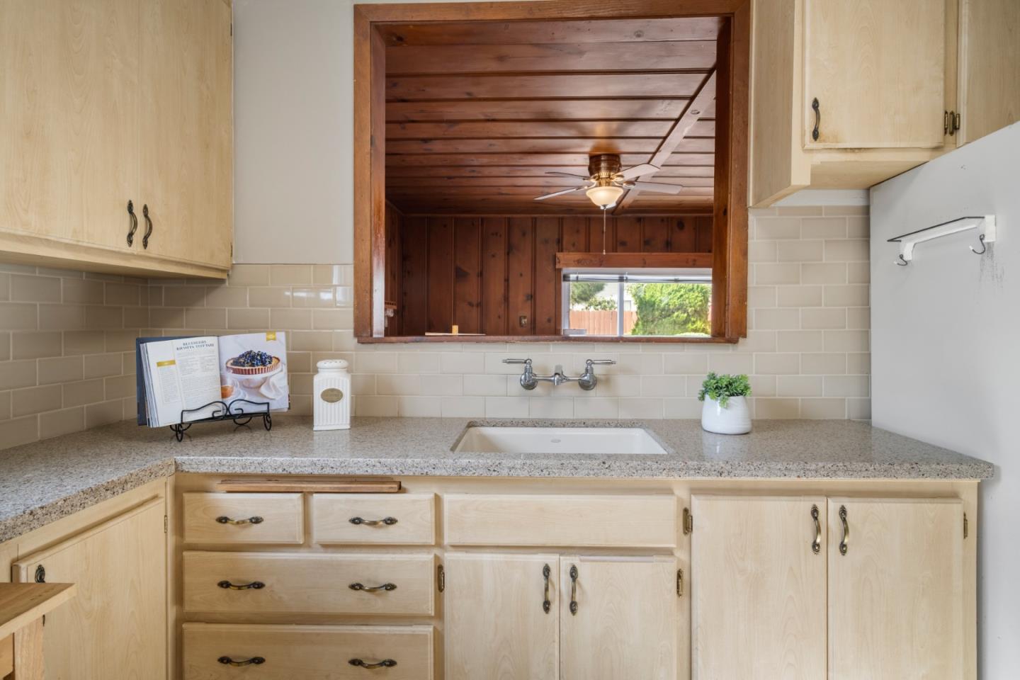 Detail Gallery Image 13 of 40 For 577 5th Ave, San Bruno,  CA 94066 - 3 Beds | 2 Baths