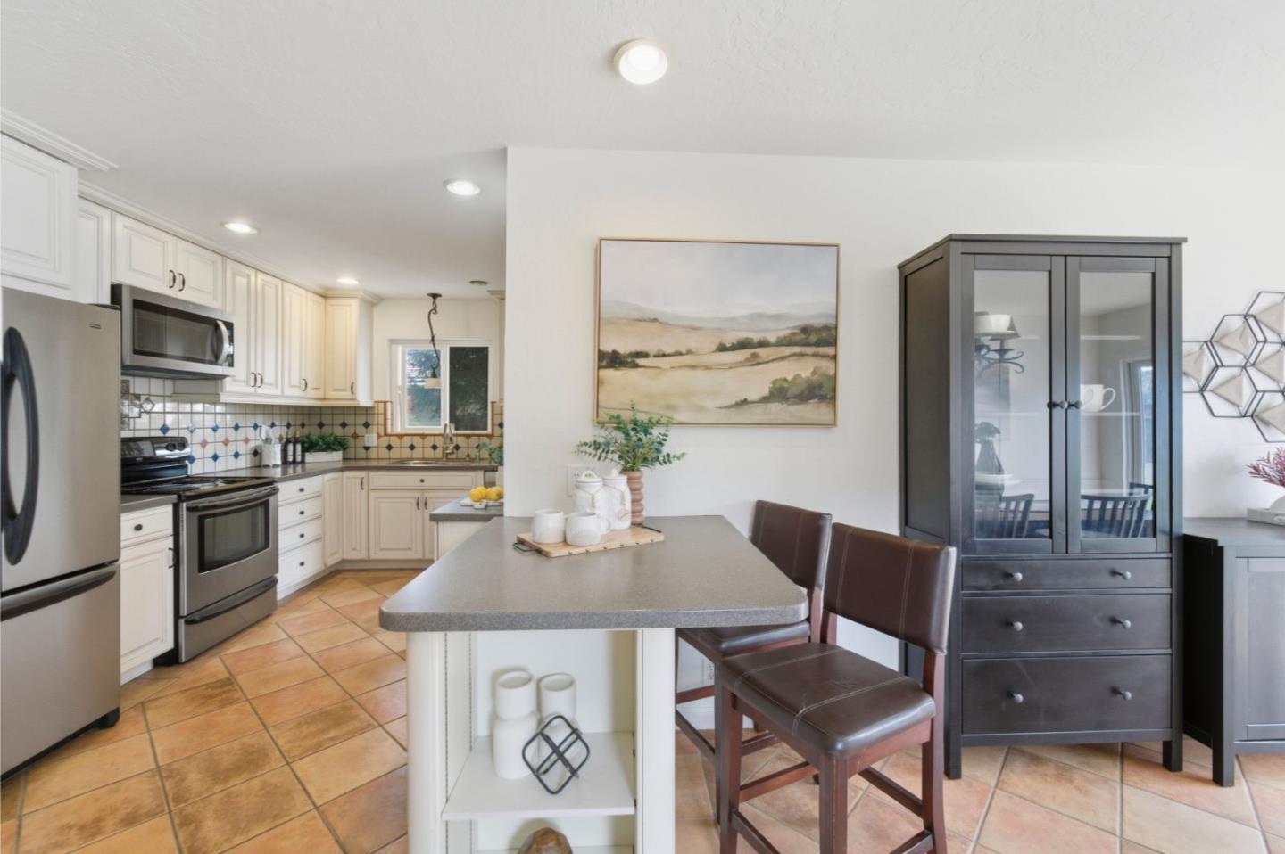 Detail Gallery Image 12 of 26 For 1828 Nestorita Way, San Jose,  CA 95124 - 3 Beds | 2 Baths