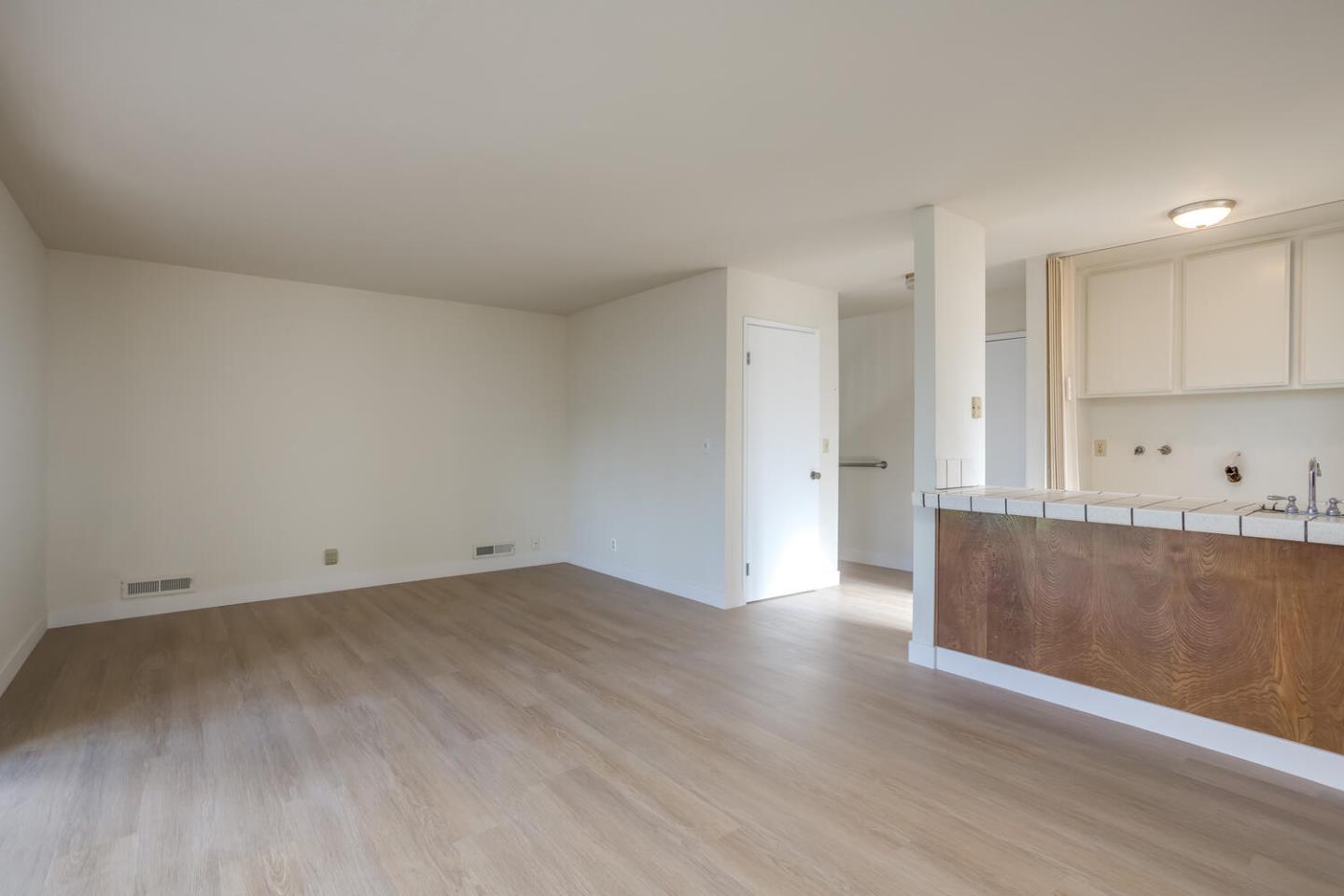 Detail Gallery Image 10 of 31 For 898 Pepper Tree Ct, Santa Clara,  CA 95051 - 4 Beds | 2/1 Baths