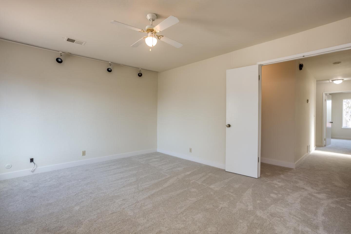 Detail Gallery Image 17 of 31 For 898 Pepper Tree Ct, Santa Clara,  CA 95051 - 4 Beds | 2/1 Baths