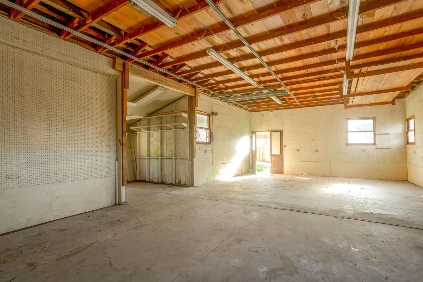 Detail Gallery Image 30 of 31 For 898 Pepper Tree Ct, Santa Clara,  CA 95051 - 4 Beds | 2/1 Baths