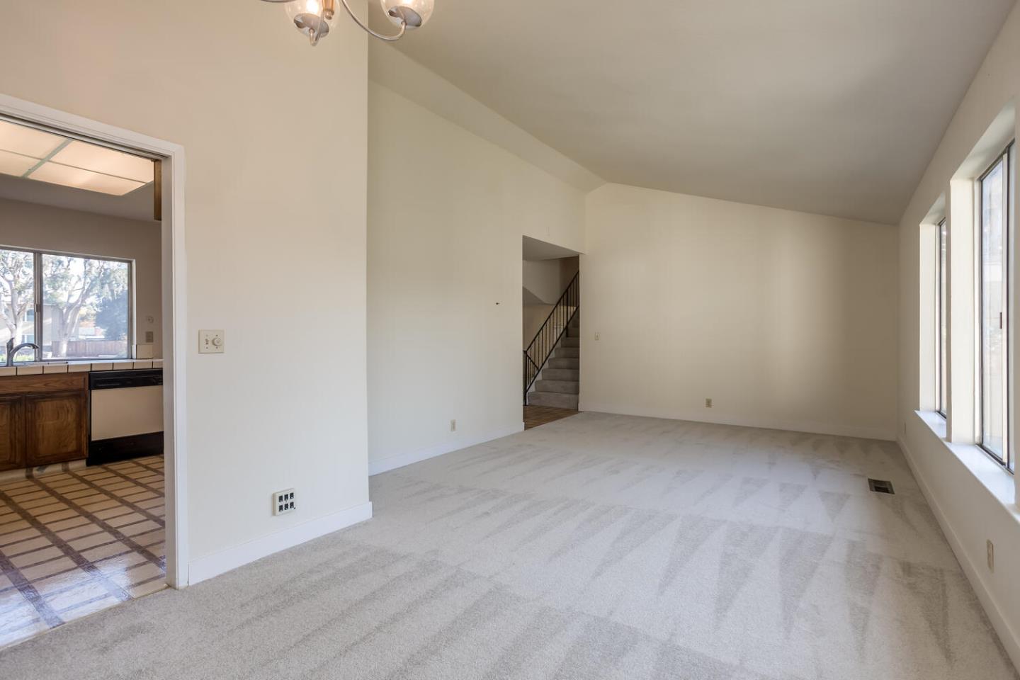 Detail Gallery Image 4 of 31 For 898 Pepper Tree Ct, Santa Clara,  CA 95051 - 4 Beds | 2/1 Baths