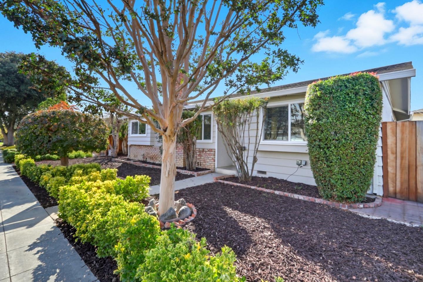 Detail Gallery Image 3 of 61 For 2854 Regnart Way, Santa Clara,  CA 95051 - 6 Beds | 4 Baths