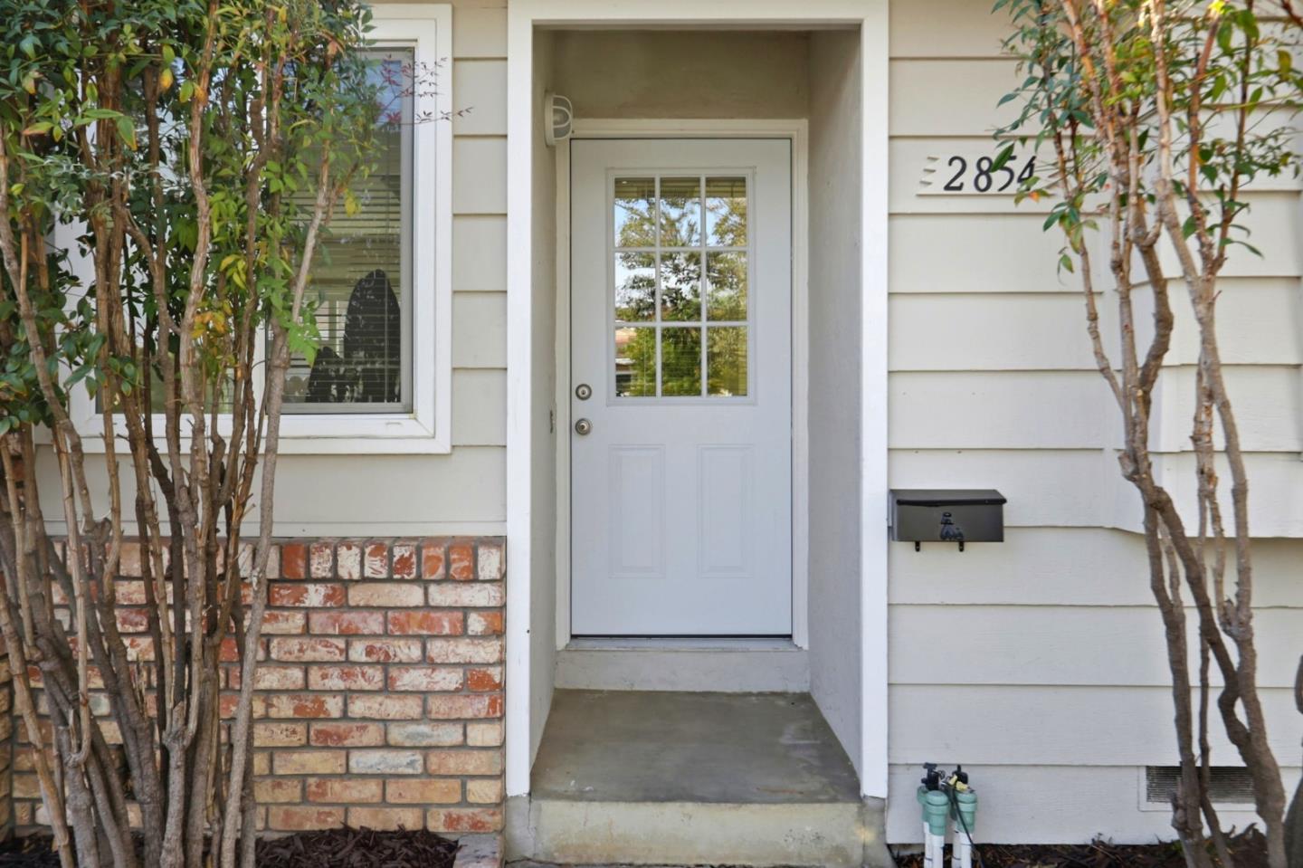 Detail Gallery Image 4 of 61 For 2854 Regnart Way, Santa Clara,  CA 95051 - 6 Beds | 4 Baths