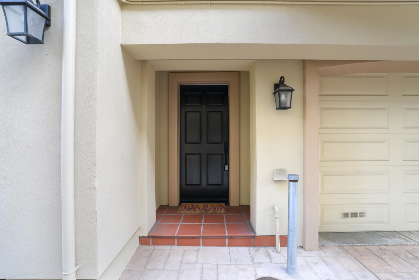 Detail Gallery Image 11 of 13 For 1137 Paloma Ave #E,  Burlingame,  CA 94010 - 1 Beds | 1/1 Baths