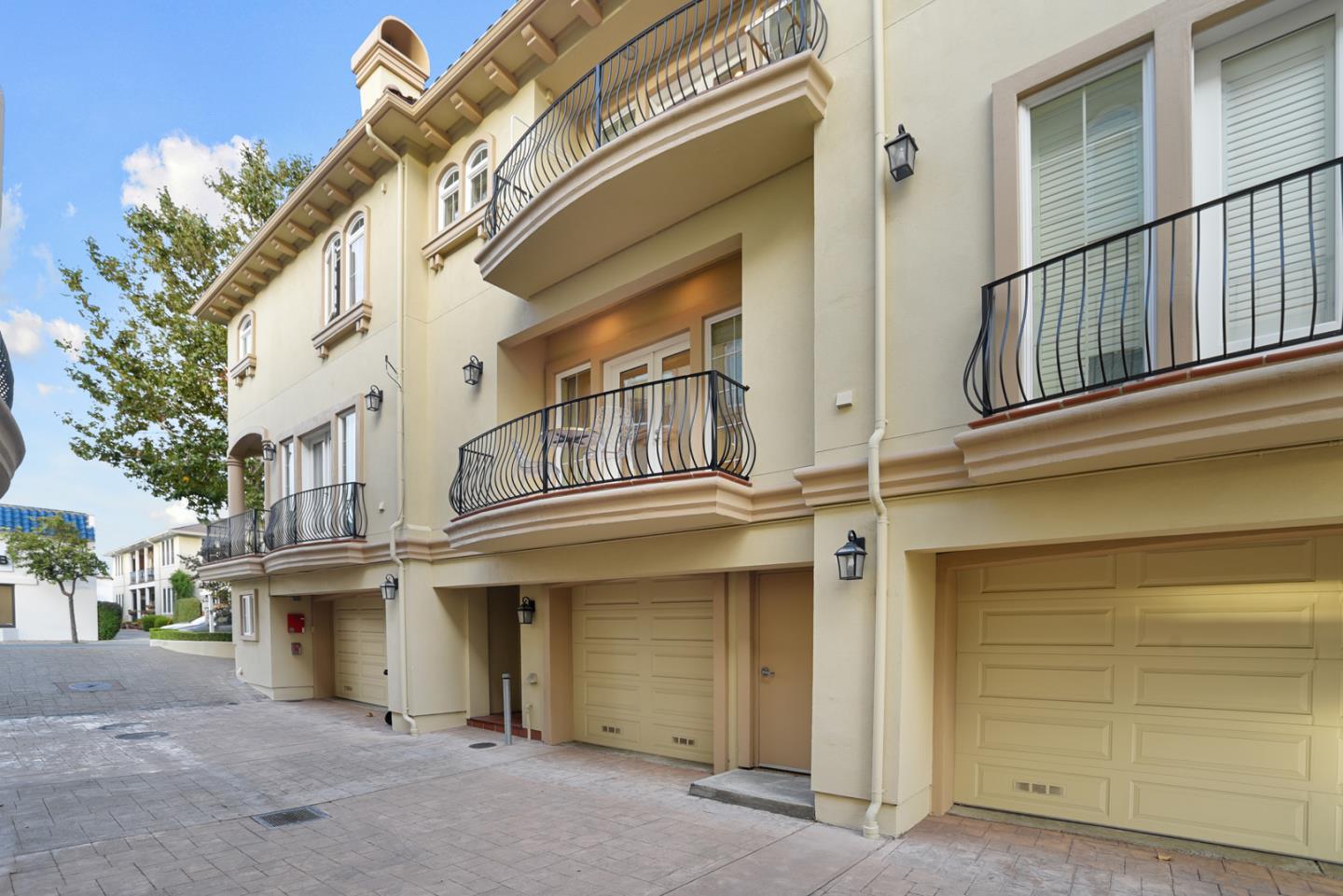 Detail Gallery Image 12 of 13 For 1137 Paloma Ave #E,  Burlingame,  CA 94010 - 1 Beds | 1/1 Baths