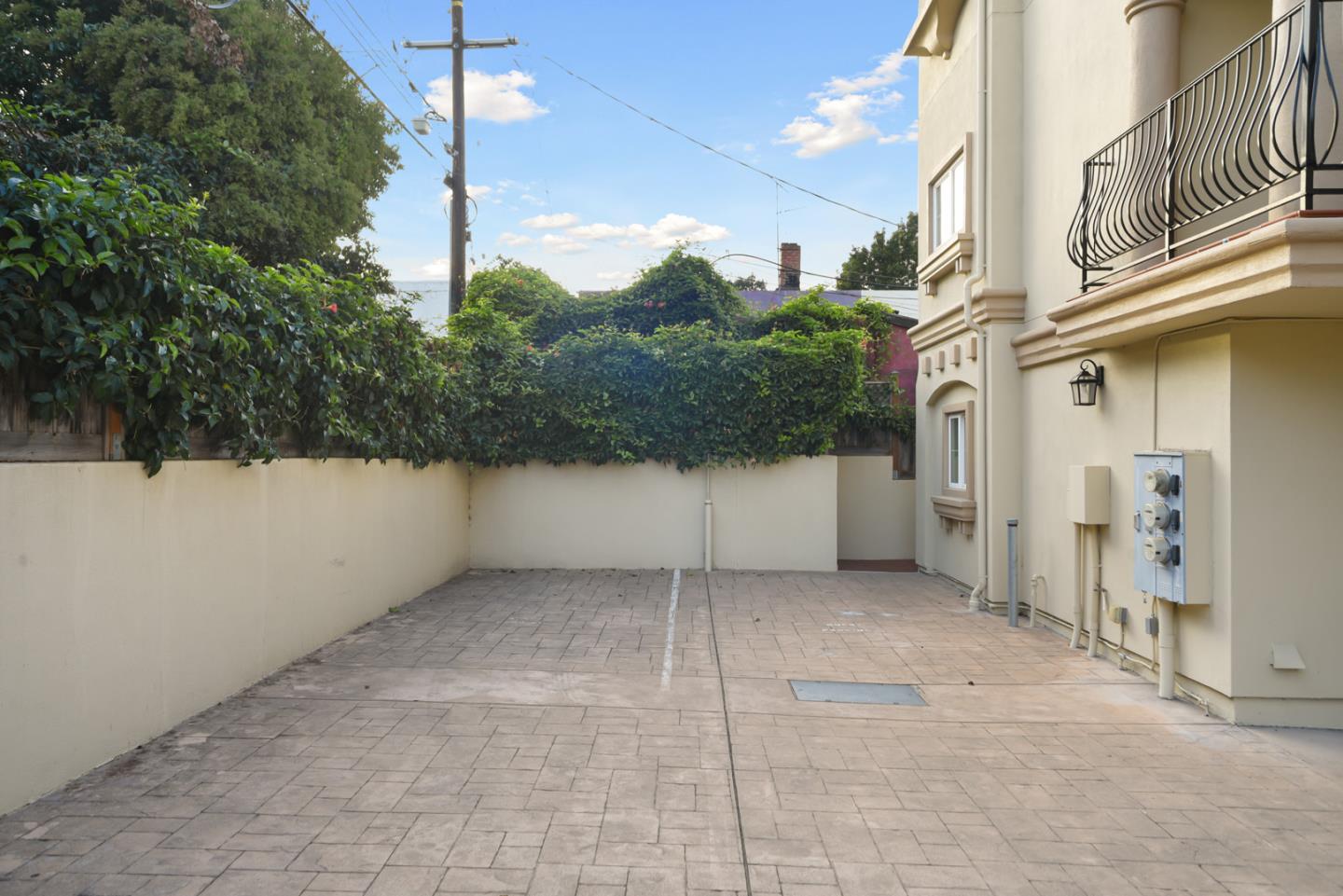 Detail Gallery Image 13 of 13 For 1137 Paloma Ave #E,  Burlingame,  CA 94010 - 1 Beds | 1/1 Baths