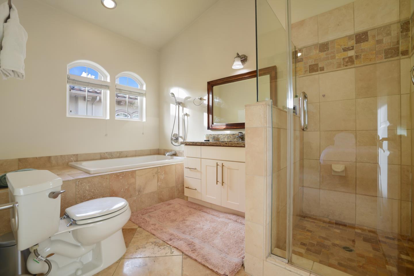 Detail Gallery Image 5 of 13 For 1137 Paloma Ave #E,  Burlingame,  CA 94010 - 1 Beds | 1/1 Baths