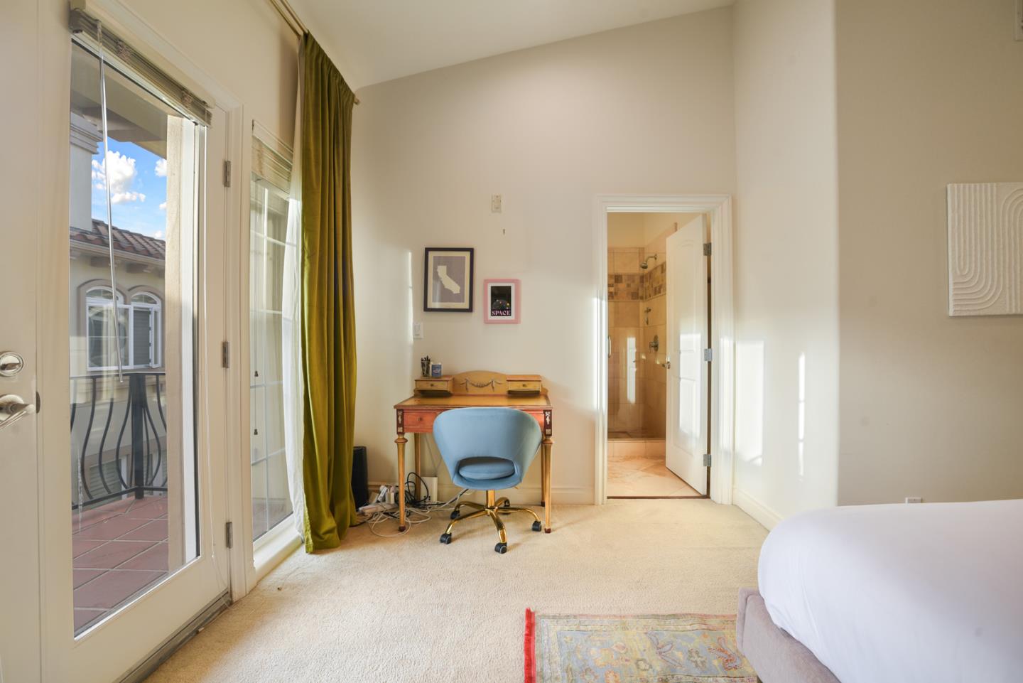 Detail Gallery Image 6 of 13 For 1137 Paloma Ave #E,  Burlingame,  CA 94010 - 1 Beds | 1/1 Baths