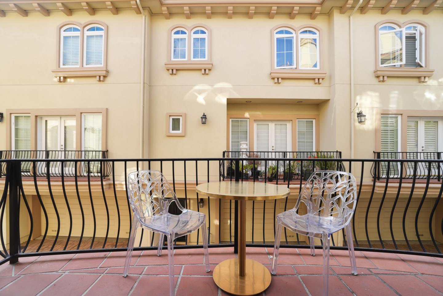 Detail Gallery Image 9 of 13 For 1137 Paloma Ave #E,  Burlingame,  CA 94010 - 1 Beds | 1/1 Baths