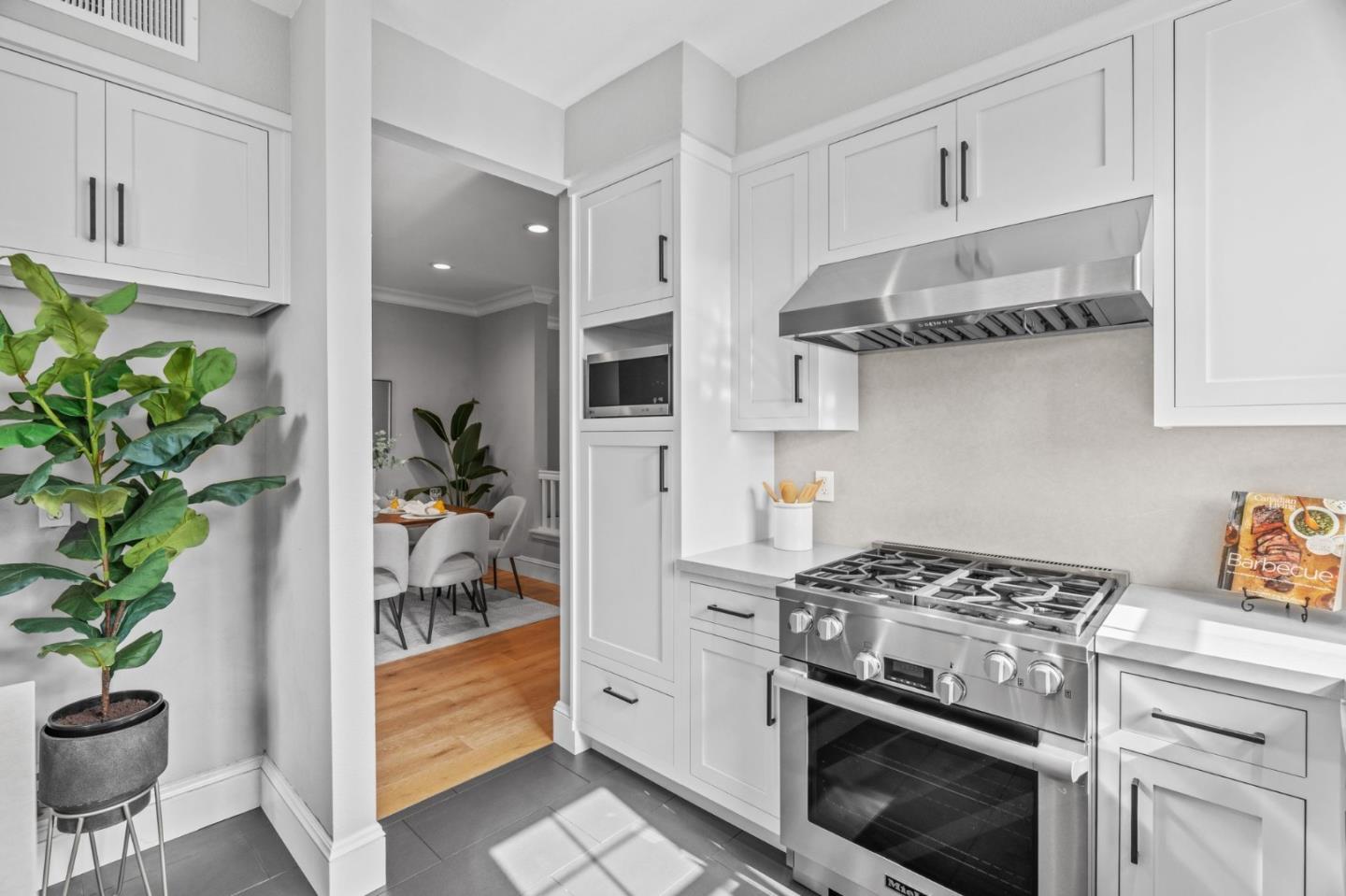 Detail Gallery Image 10 of 56 For 320 S Humboldt St, San Mateo,  CA 94401 - 2 Beds | 2/1 Baths