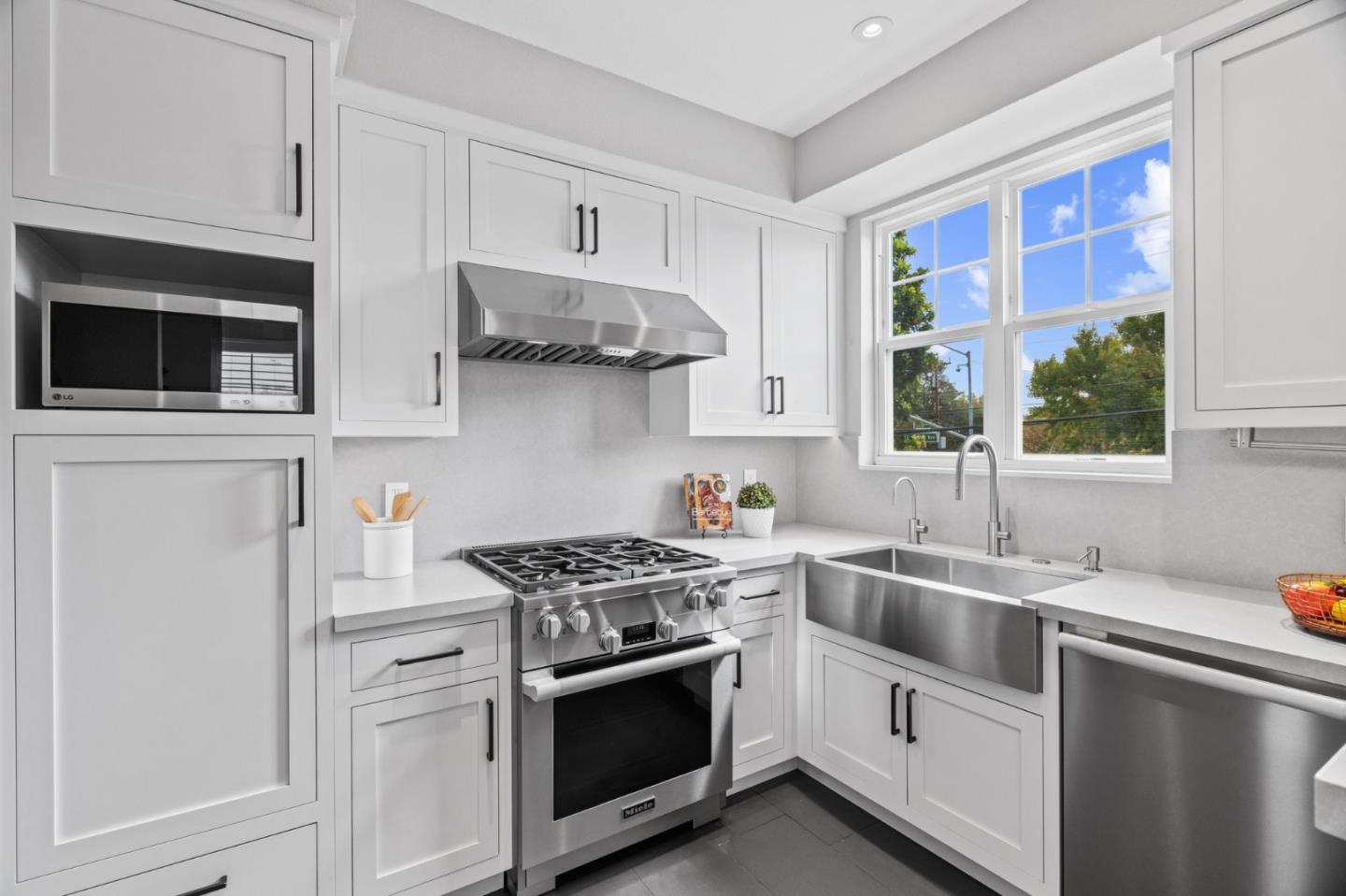 Detail Gallery Image 7 of 56 For 320 S Humboldt St, San Mateo,  CA 94401 - 2 Beds | 2/1 Baths