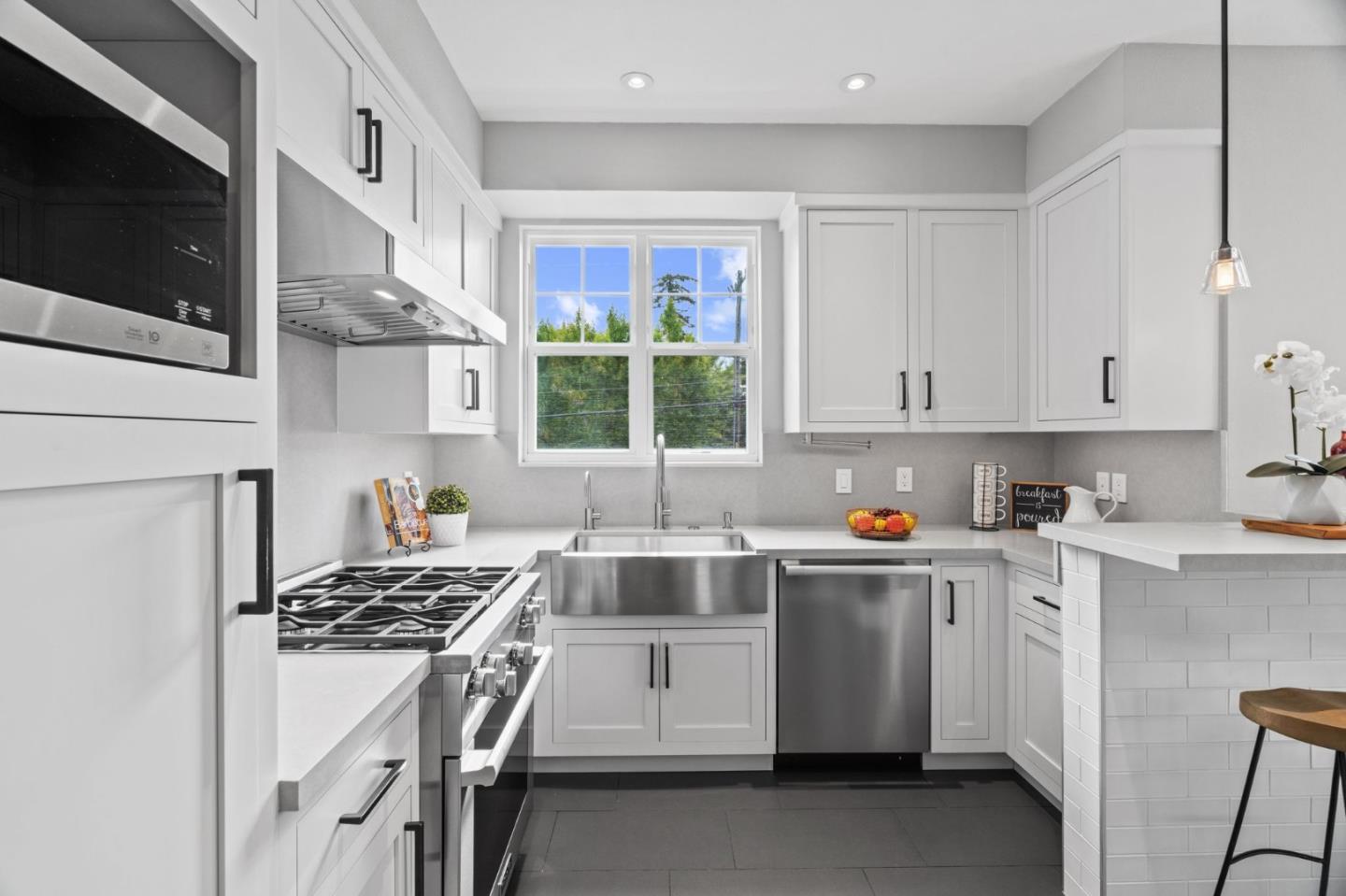 Detail Gallery Image 8 of 56 For 320 S Humboldt St, San Mateo,  CA 94401 - 2 Beds | 2/1 Baths