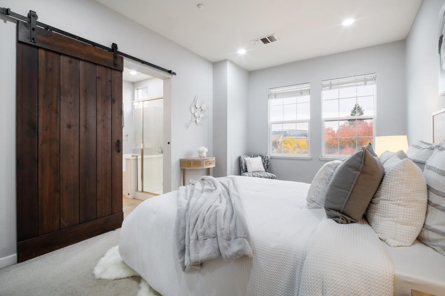 Detail Gallery Image 12 of 28 For 557 Montego Ter, Sunnyvale,  CA 94089 - 3 Beds | 2/1 Baths