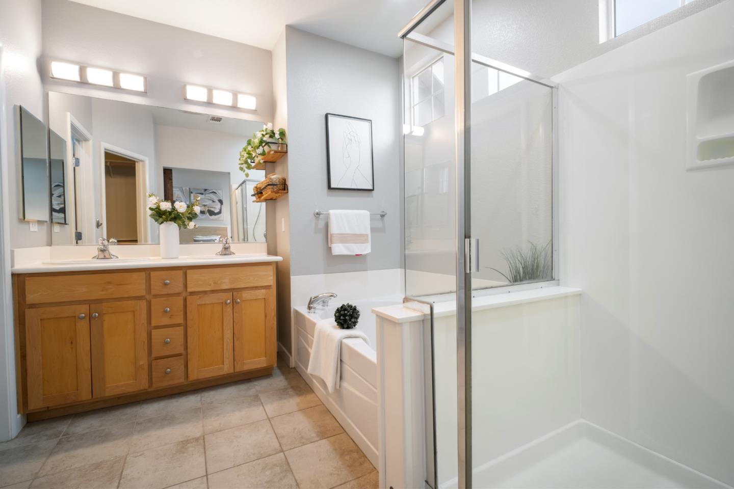 Detail Gallery Image 13 of 28 For 557 Montego Ter, Sunnyvale,  CA 94089 - 3 Beds | 2/1 Baths