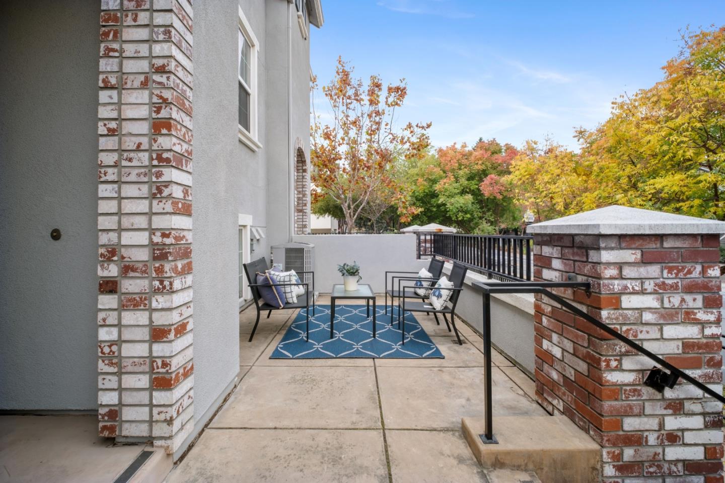 Detail Gallery Image 4 of 28 For 557 Montego Ter, Sunnyvale,  CA 94089 - 3 Beds | 2/1 Baths