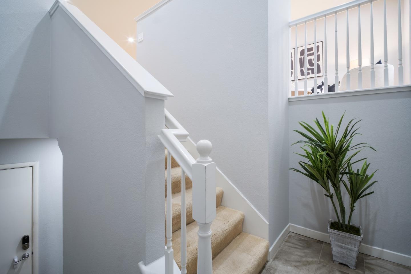 Detail Gallery Image 5 of 28 For 557 Montego Ter, Sunnyvale,  CA 94089 - 3 Beds | 2/1 Baths