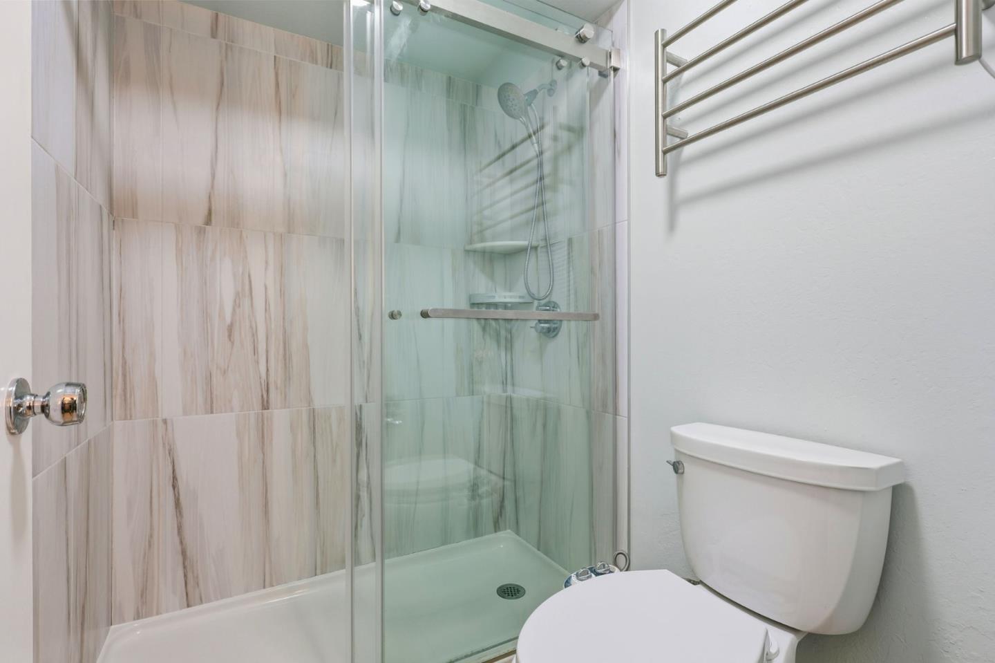 Detail Gallery Image 13 of 19 For 829 Stonegate Dr, South San Francisco,  CA 94080 - 2 Beds | 1/1 Baths