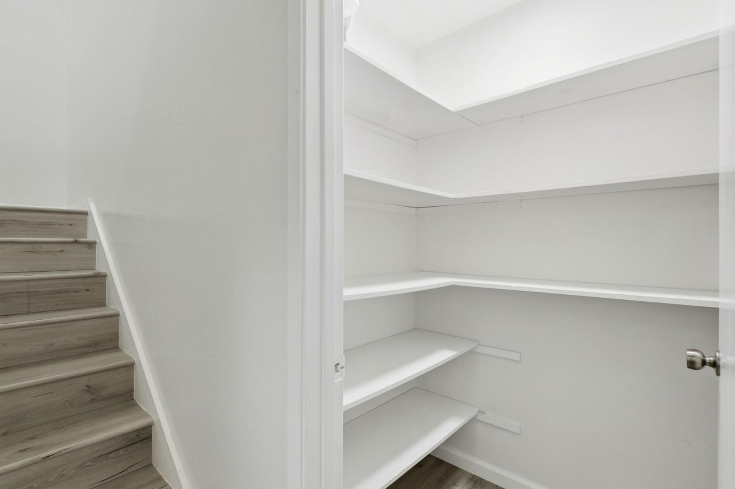 Detail Gallery Image 15 of 19 For 829 Stonegate Dr, South San Francisco,  CA 94080 - 2 Beds | 1/1 Baths