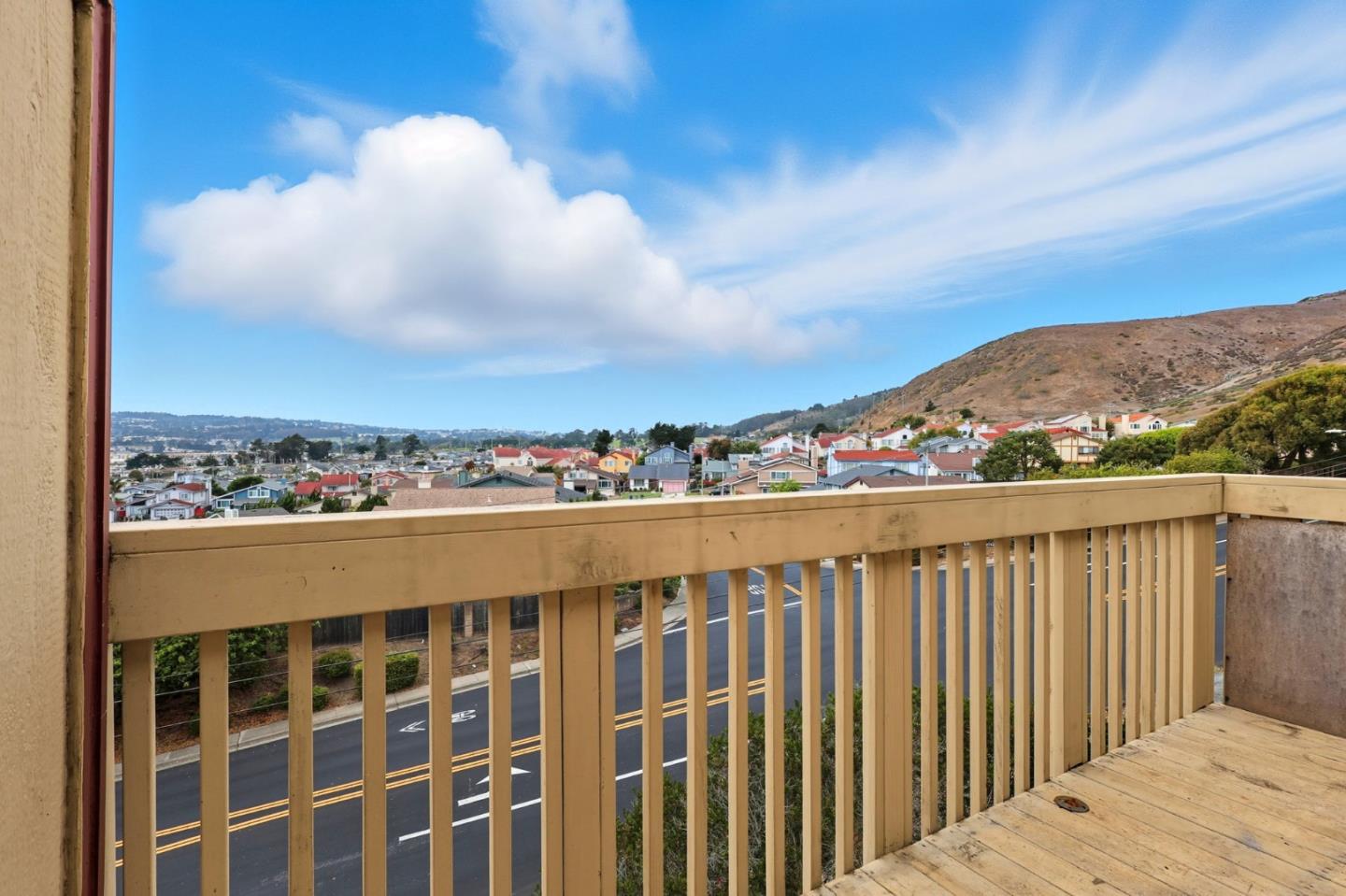 Detail Gallery Image 8 of 19 For 829 Stonegate Dr, South San Francisco,  CA 94080 - 2 Beds | 1/1 Baths