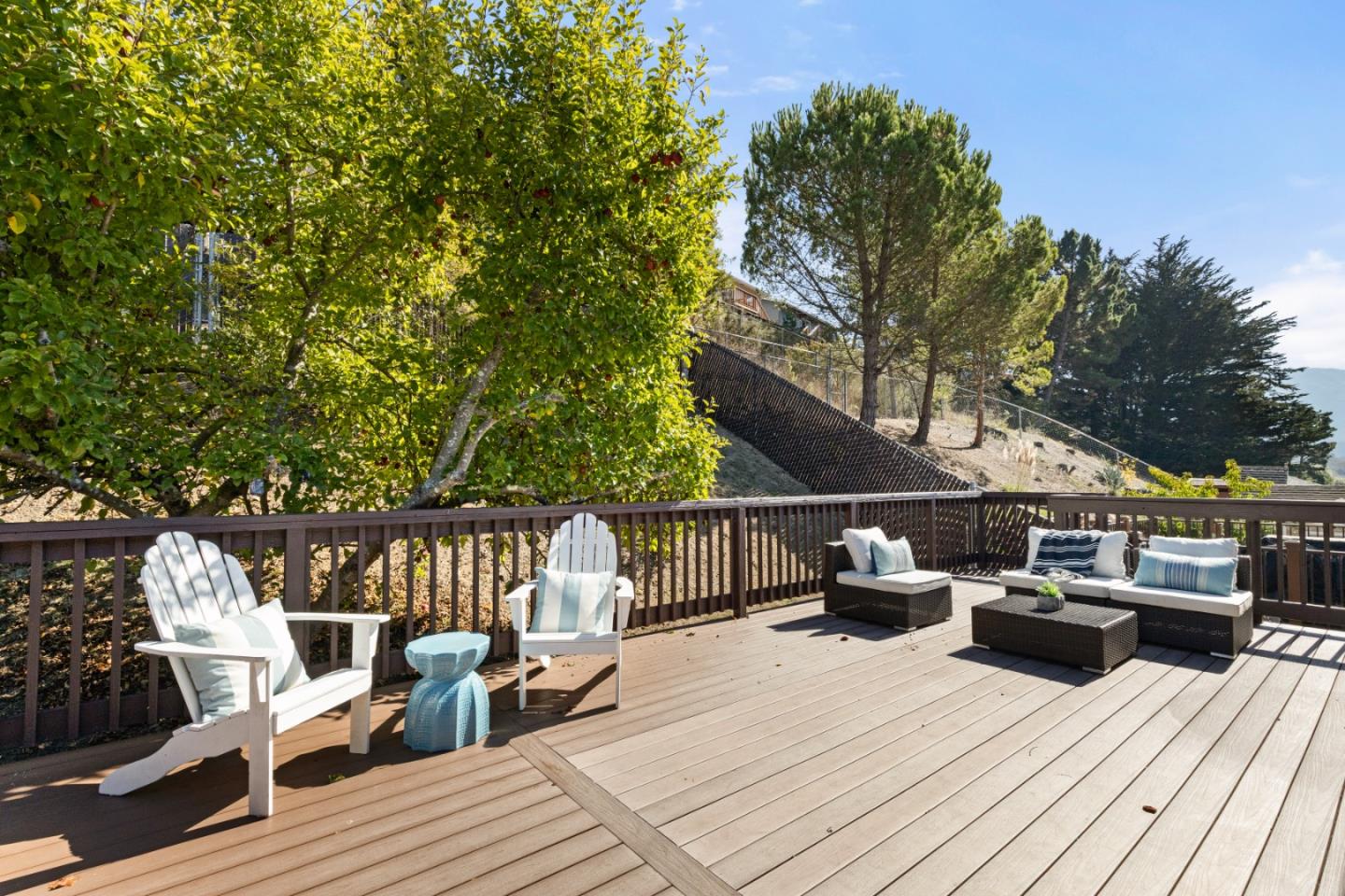 Detail Gallery Image 11 of 28 For 1136 Oddstad Blvd, Pacifica,  CA 94044 - 4 Beds | 3 Baths