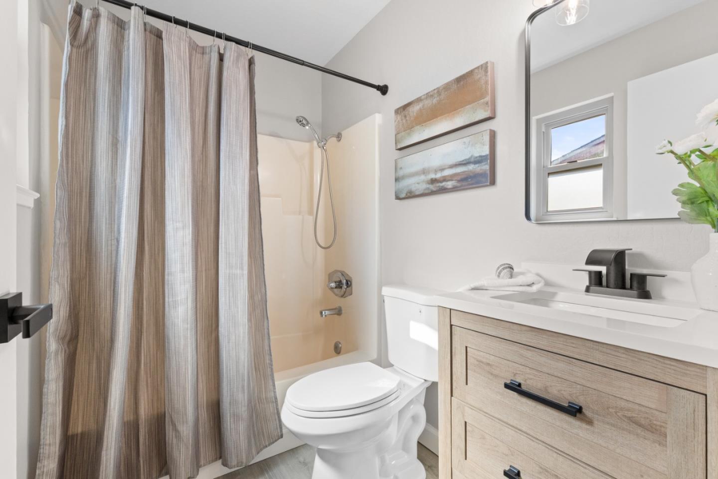 Detail Gallery Image 19 of 28 For 1136 Oddstad Blvd, Pacifica,  CA 94044 - 4 Beds | 3 Baths